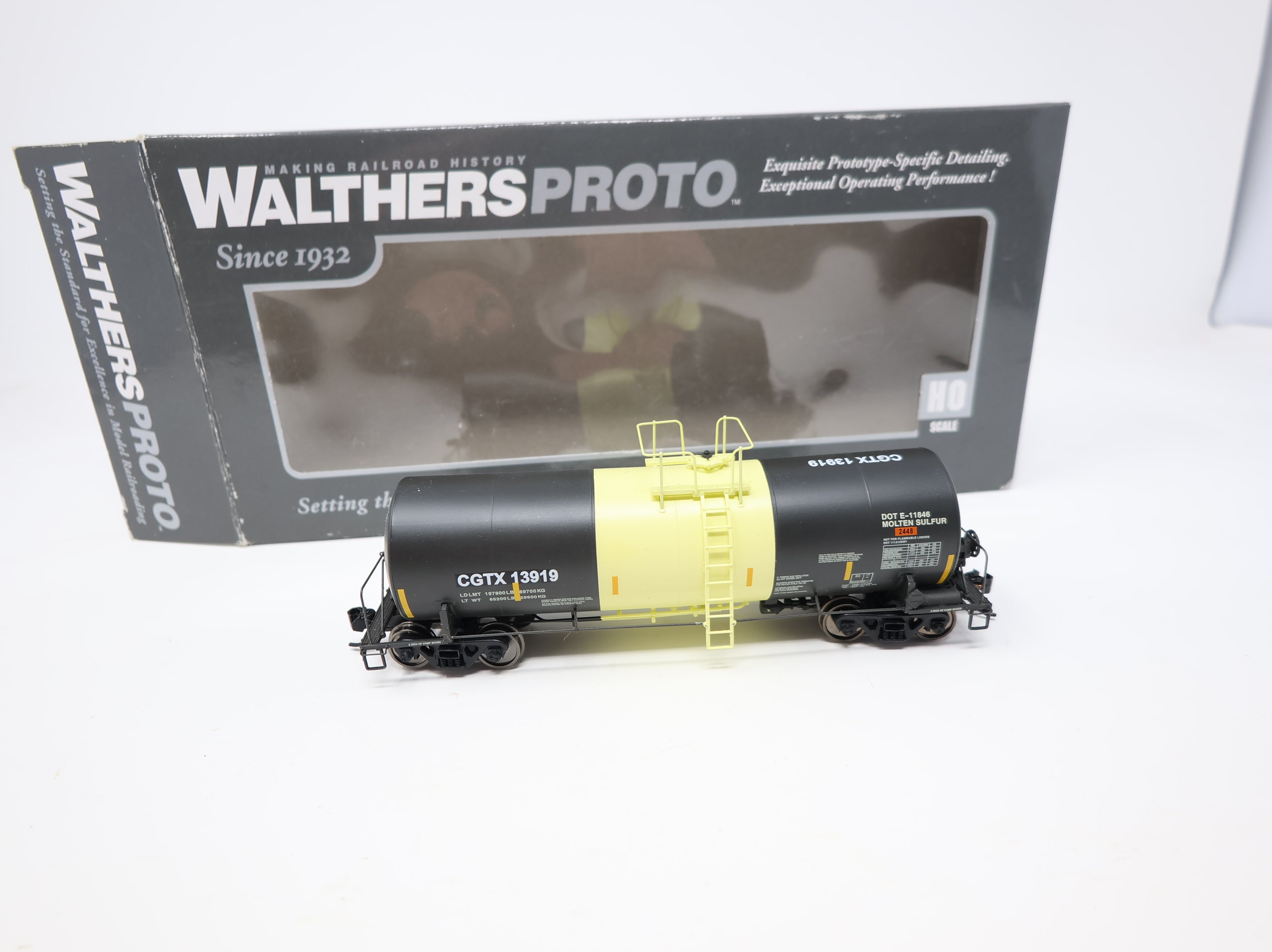 USED WalthersProto 920-100001 HO Scale 40' Trinity 14k Gal Molten Sulfur Tank Car General American CGTX #13919