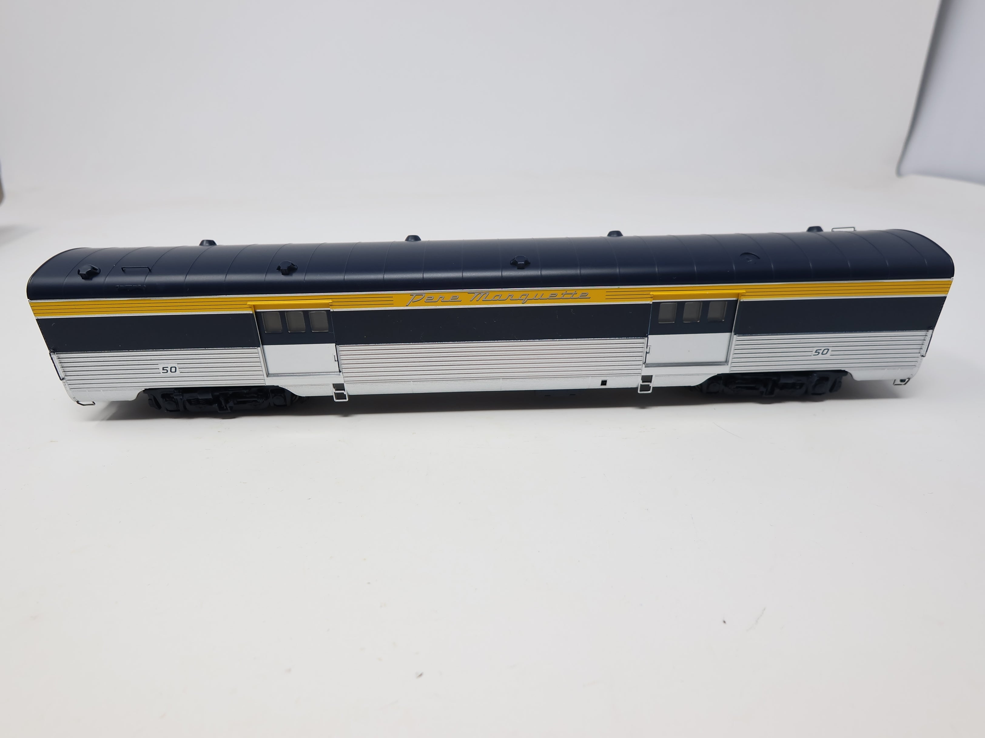 WalthersProto 920-9361 HO Scale 72' Pullman Baggage Passenger Car Pere Marquette C&O #50