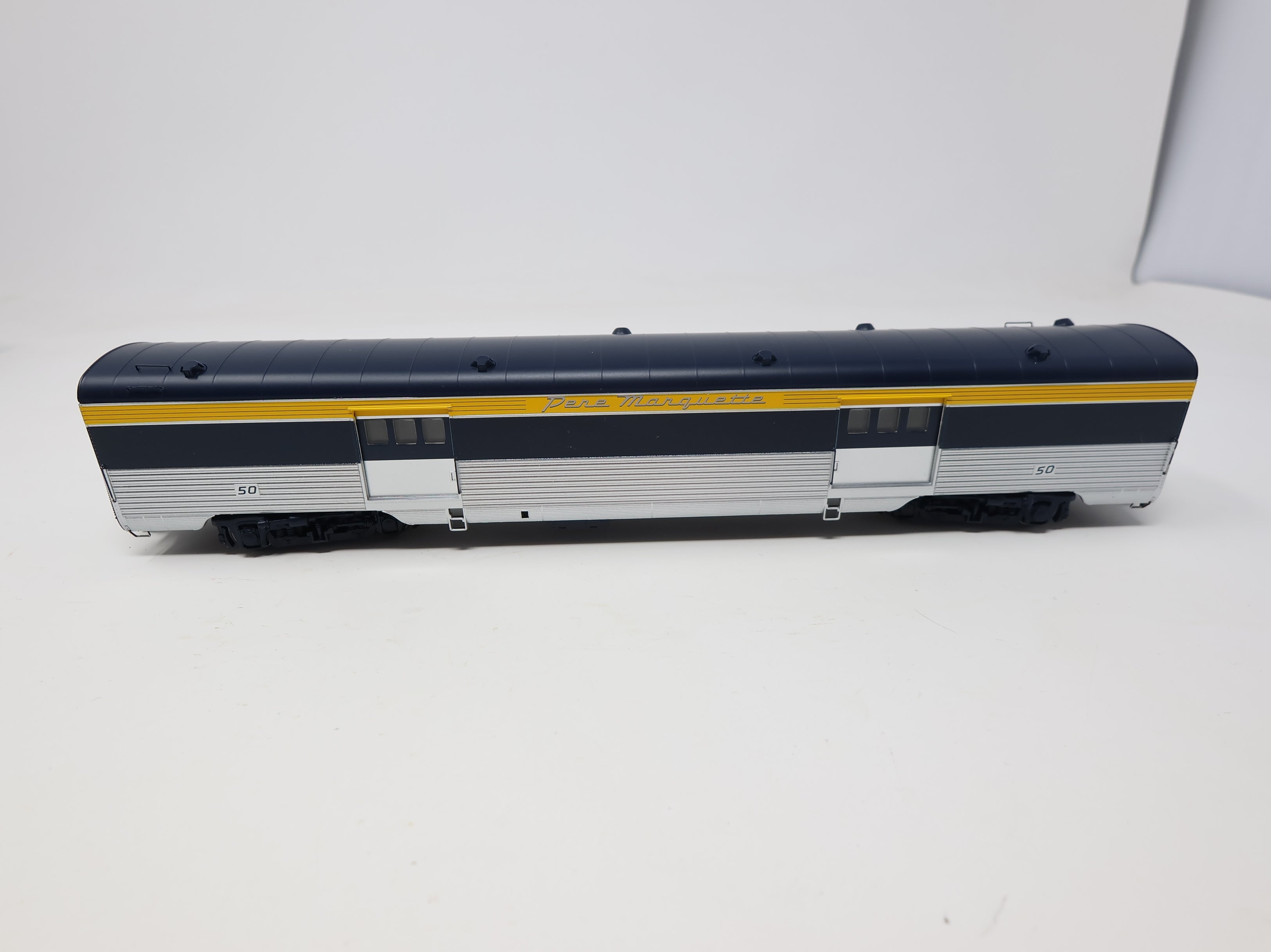 WalthersProto 920-9361 HO Scale 72' Pullman Baggage Passenger Car Pere Marquette C&O #50