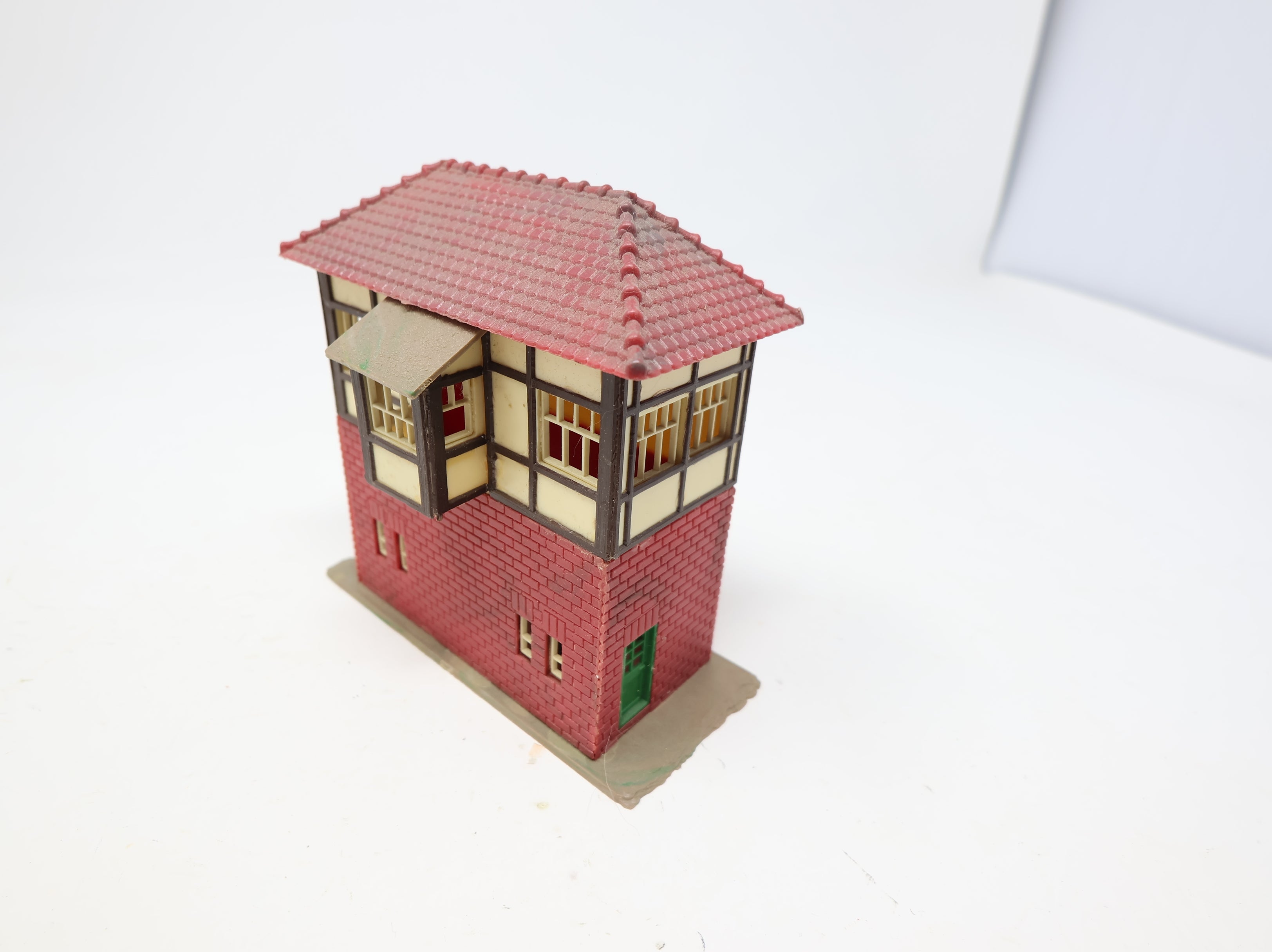 USED HO Scale German Brick Building