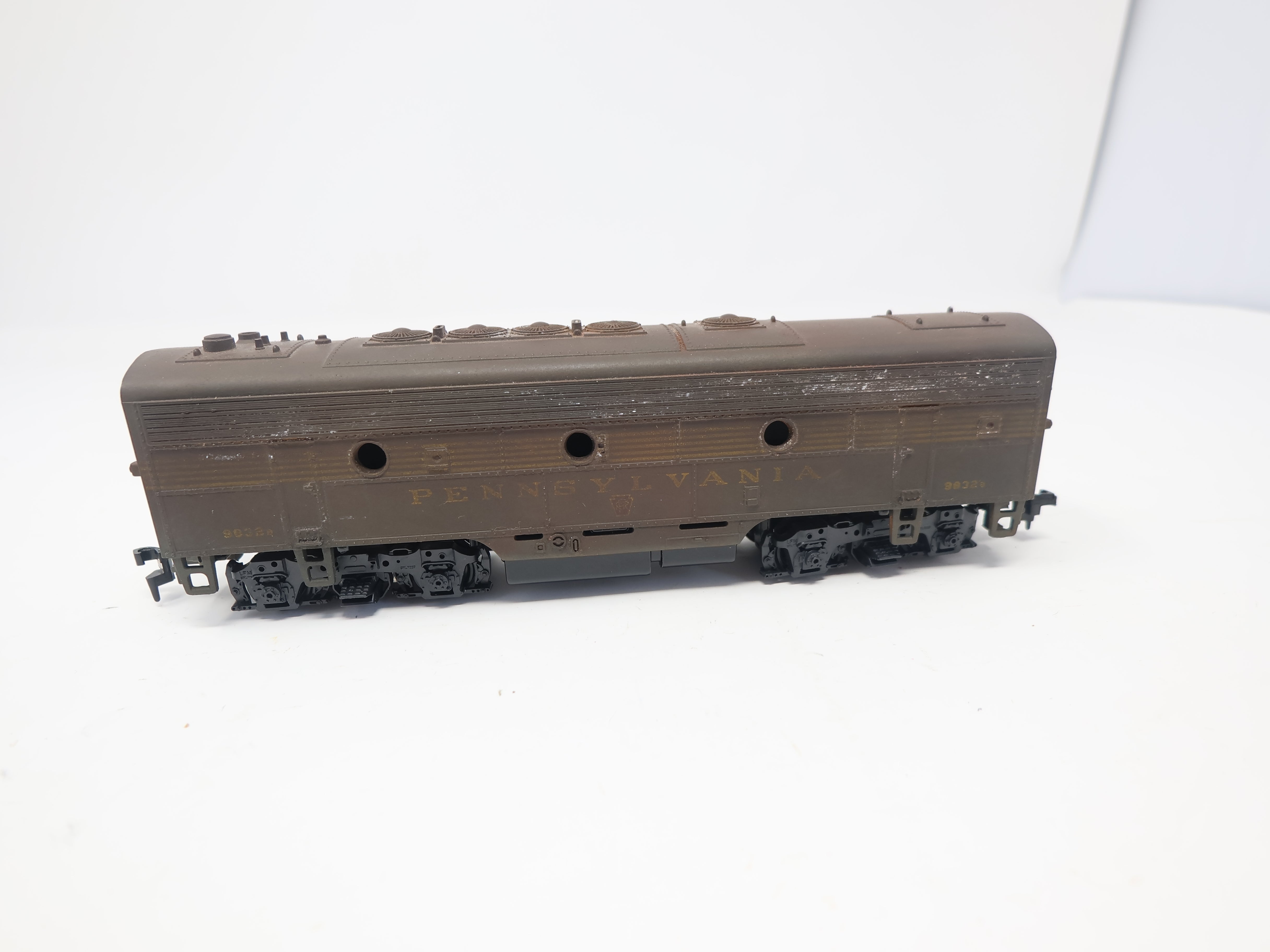 USED HO Scale, F7B Diesel Locomotive, Pennsylvania #9832B, Non-Powered, Weathered