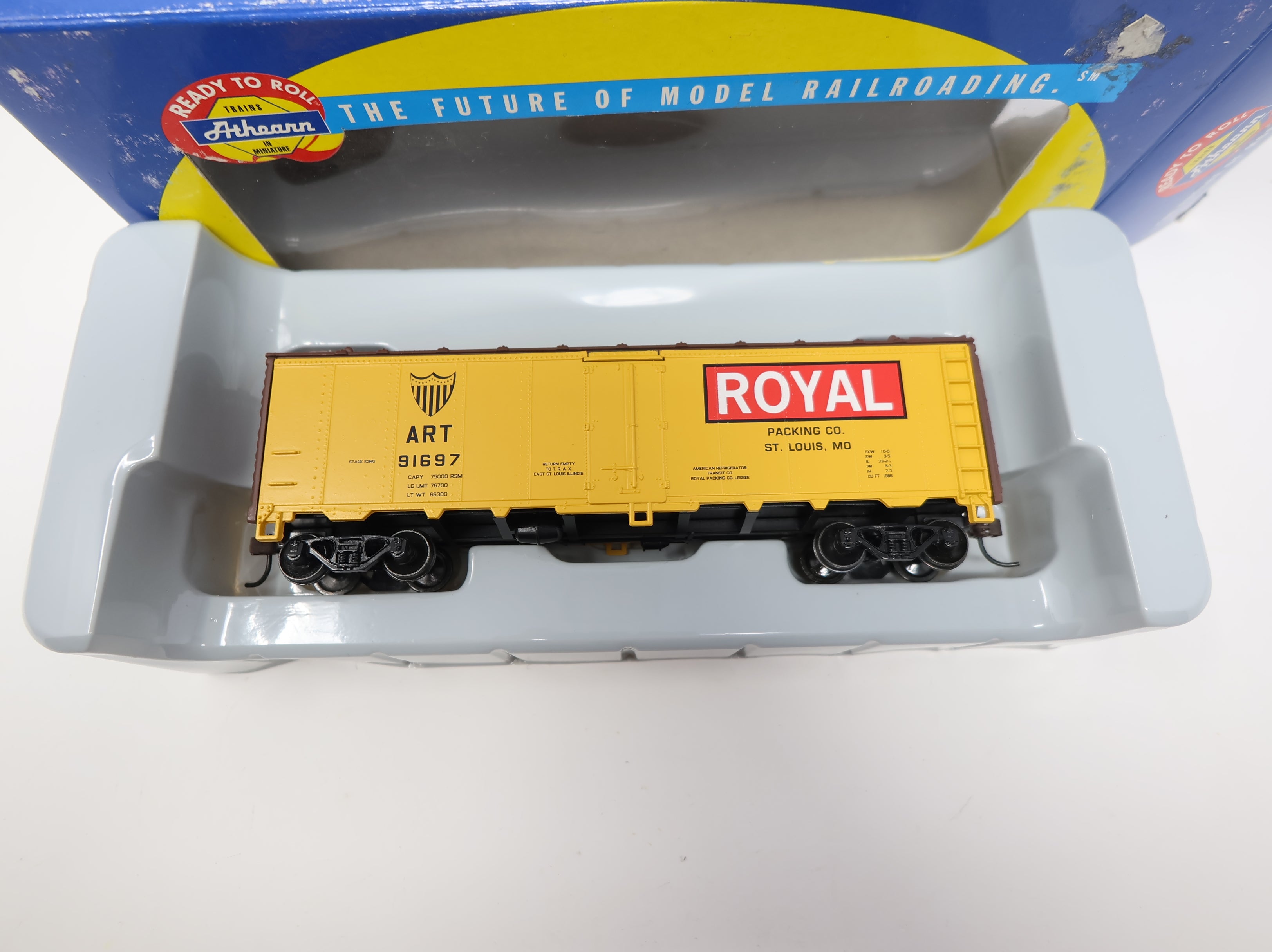 Athearn 7120 HO Scale 40' Steel Reefer Royal Beef ART #91697