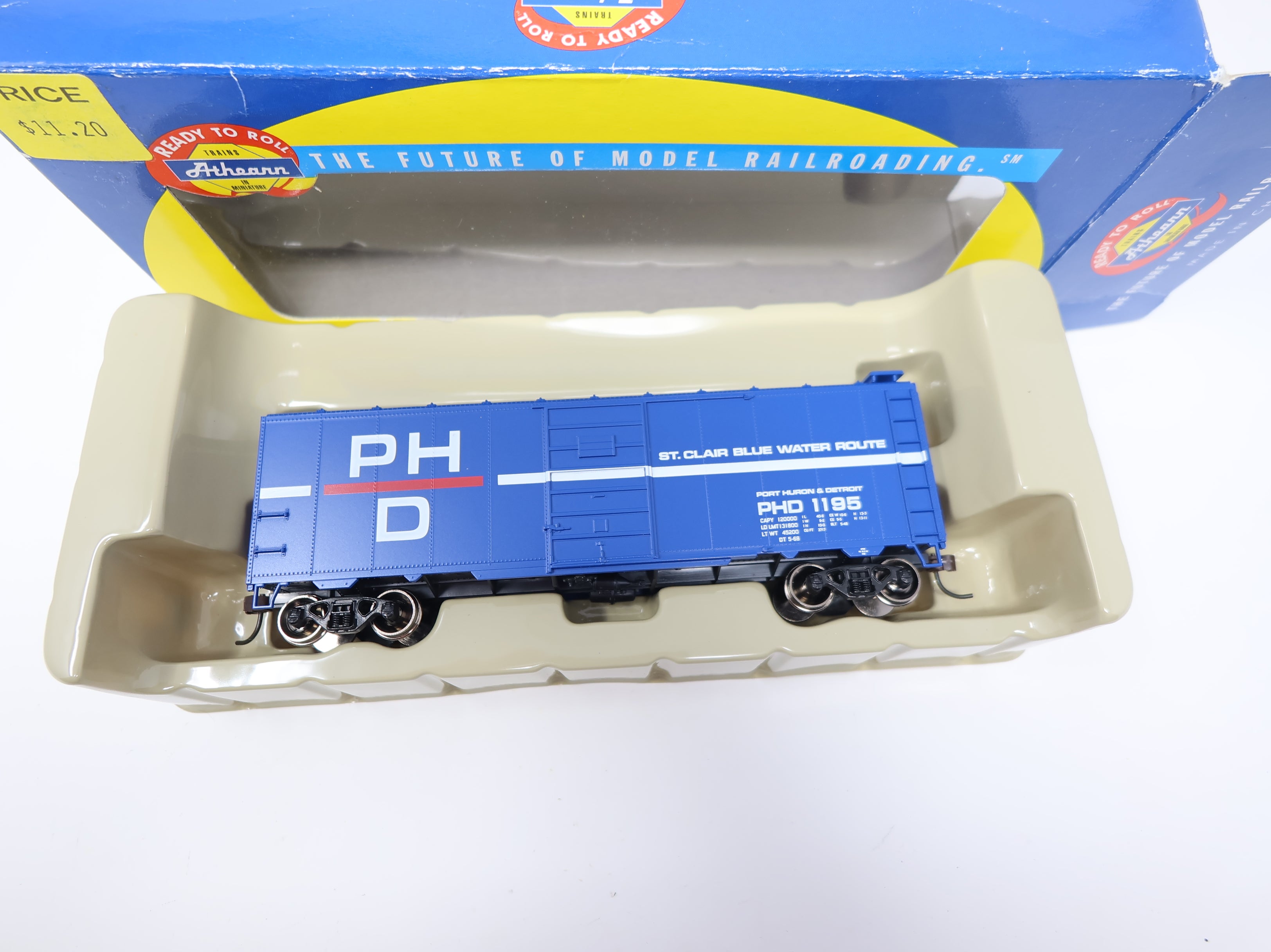 Athearn 70330 HO Scale 40' Box Car Superior Door Port Huron & Detroit PHD #1195