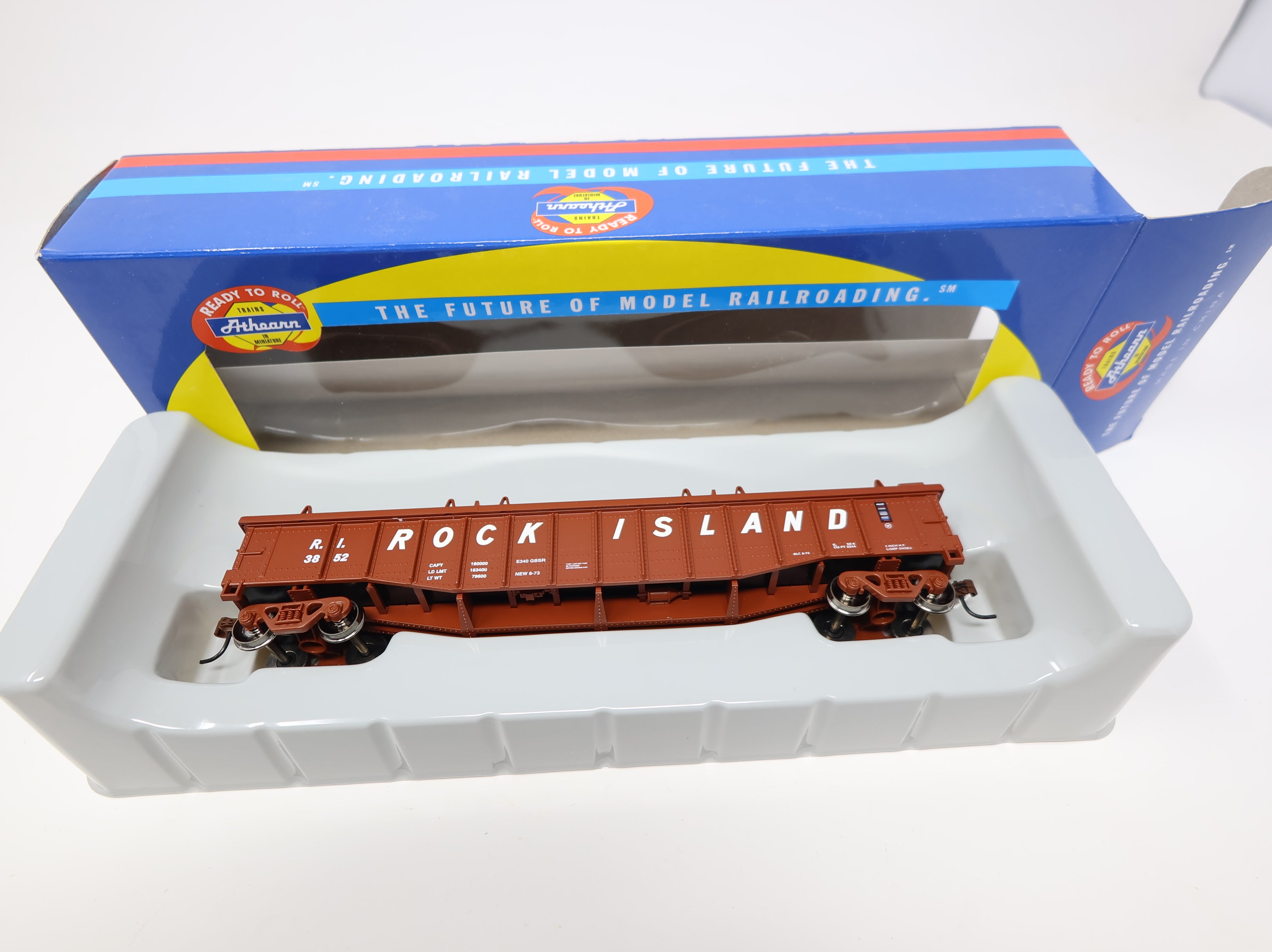 Athearn 76208 HO Scale 50' Covered Gondola Rock Island RI #3852