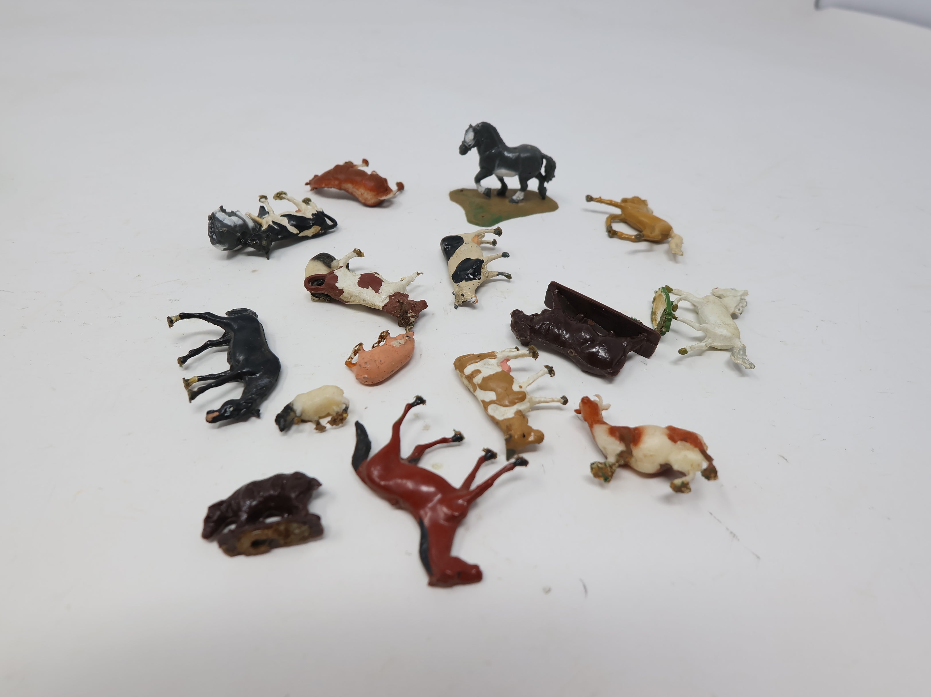 USED HO Scale Lot of Farm Animals