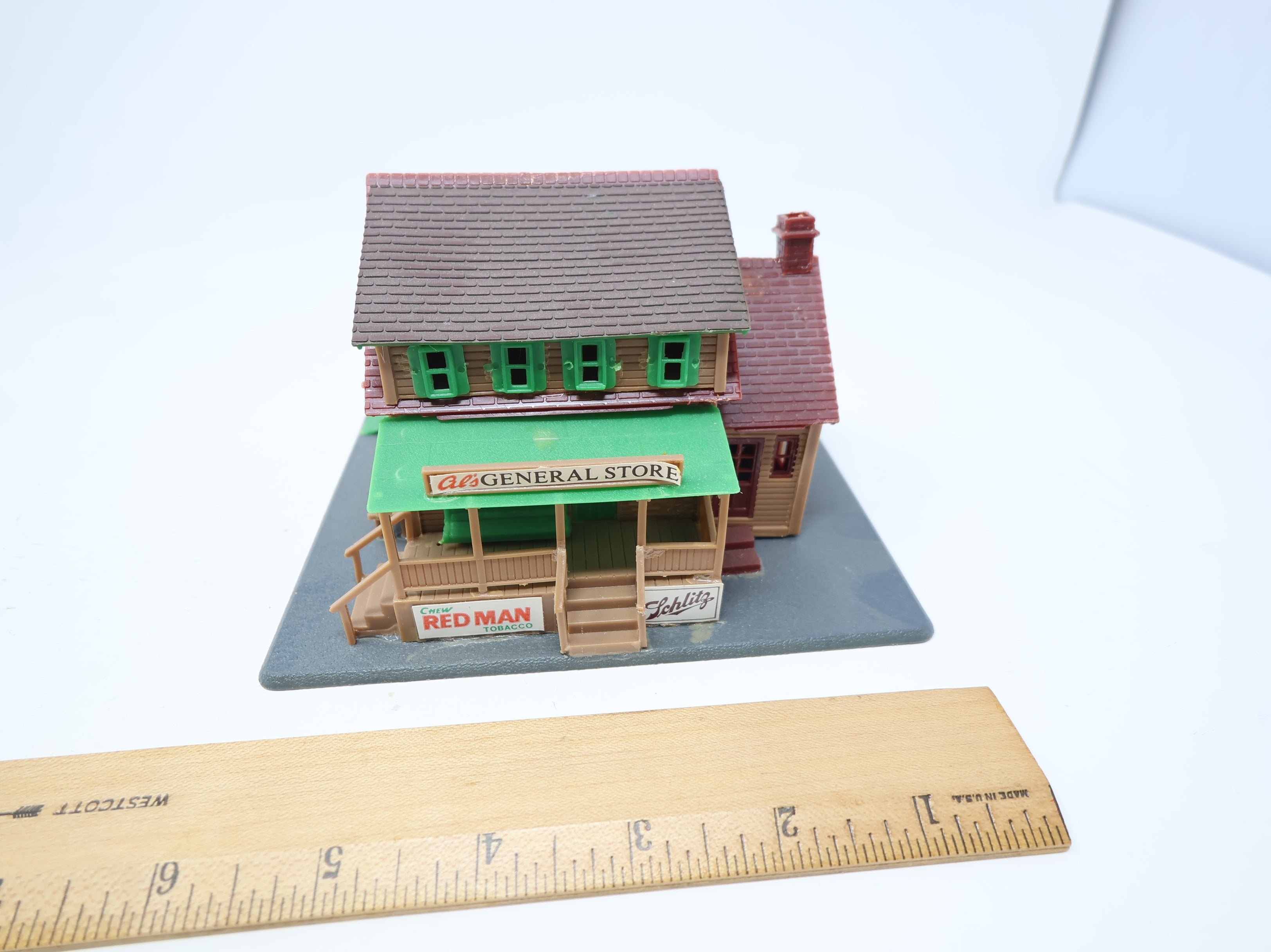 USED HO Scale Al's General Store Building