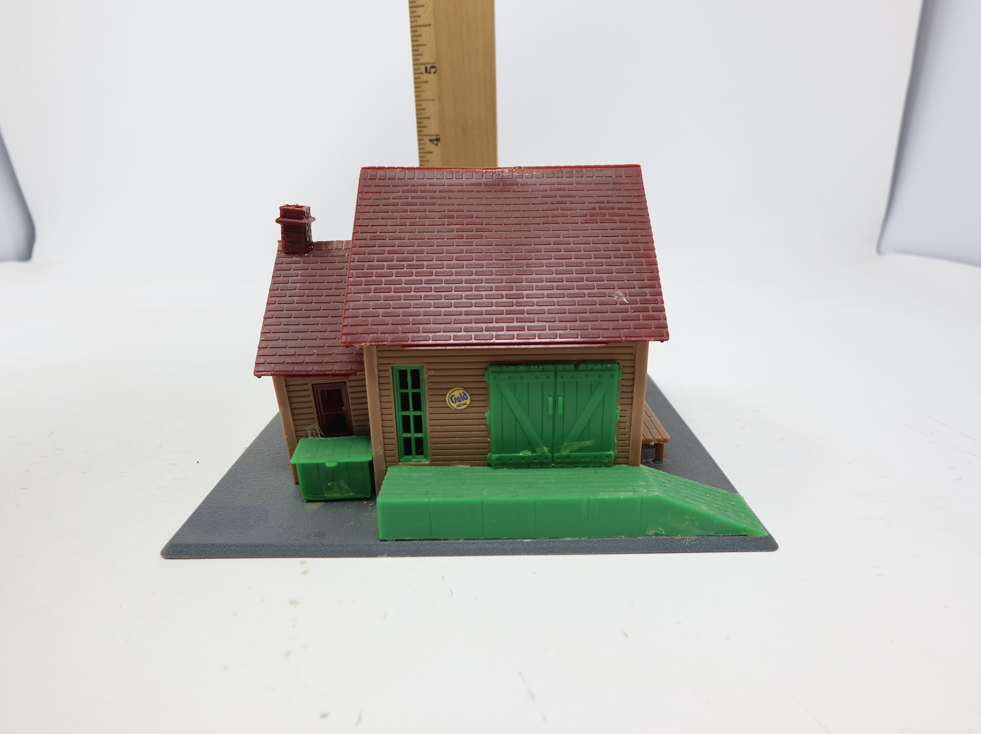 USED HO Scale Al's General Store Building