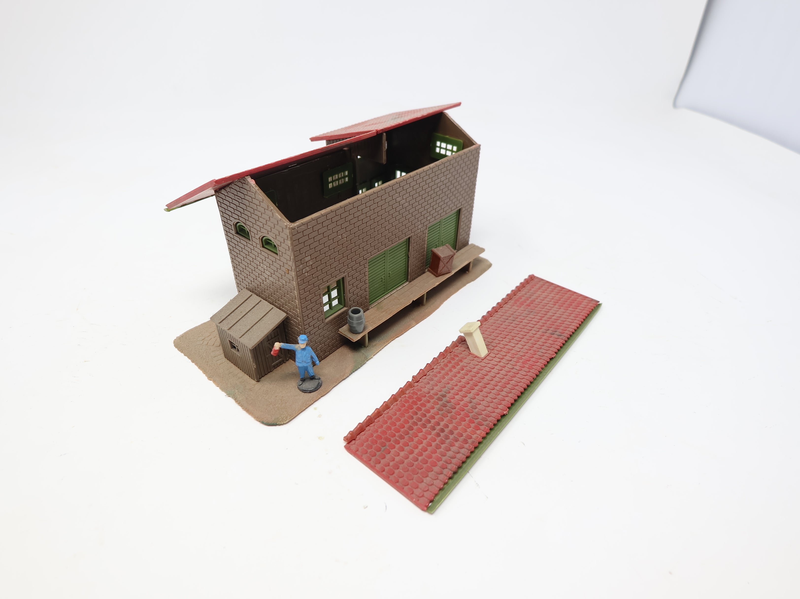 USED HO Scale Station House Building