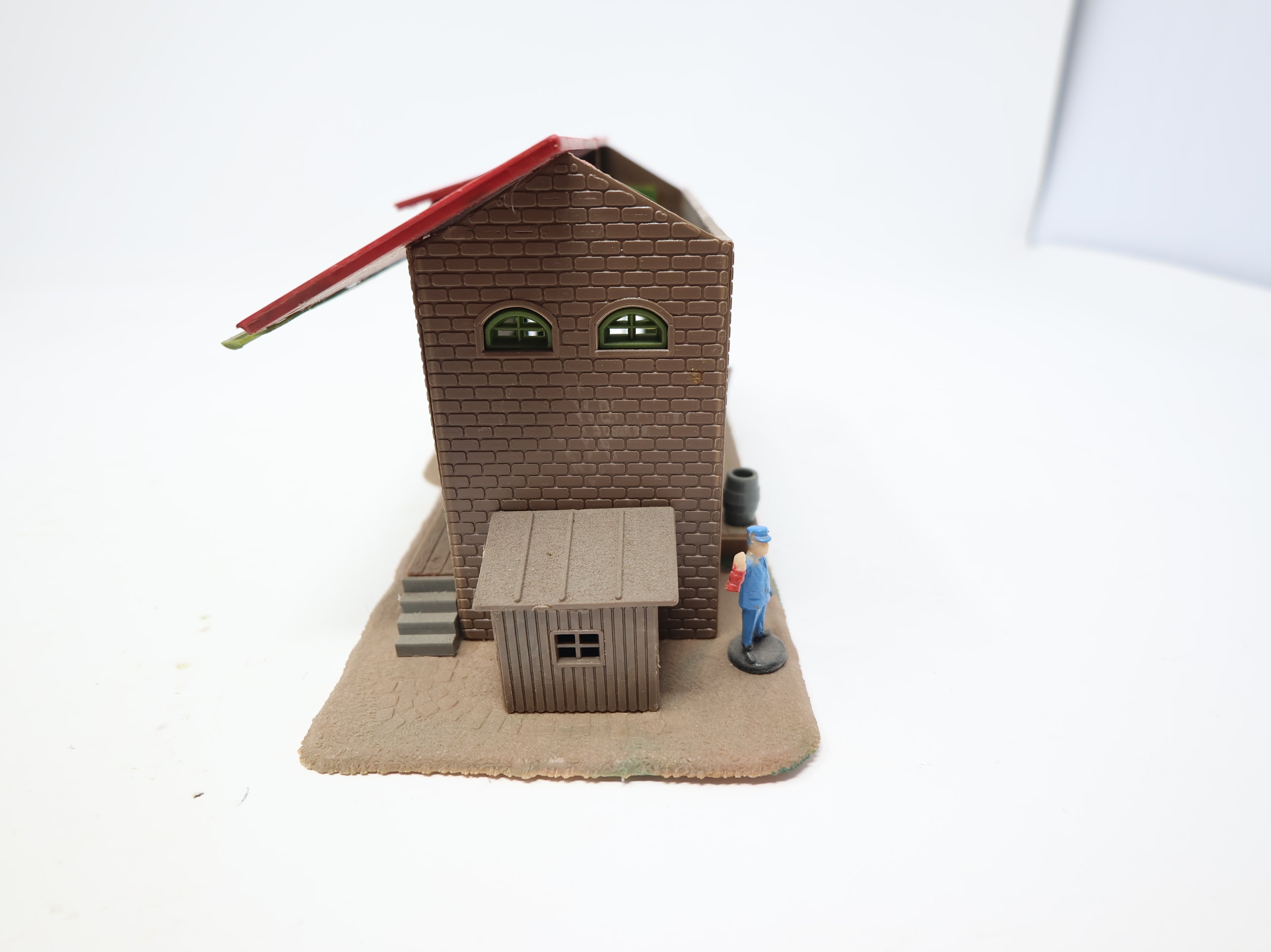 USED HO Scale Station House Building