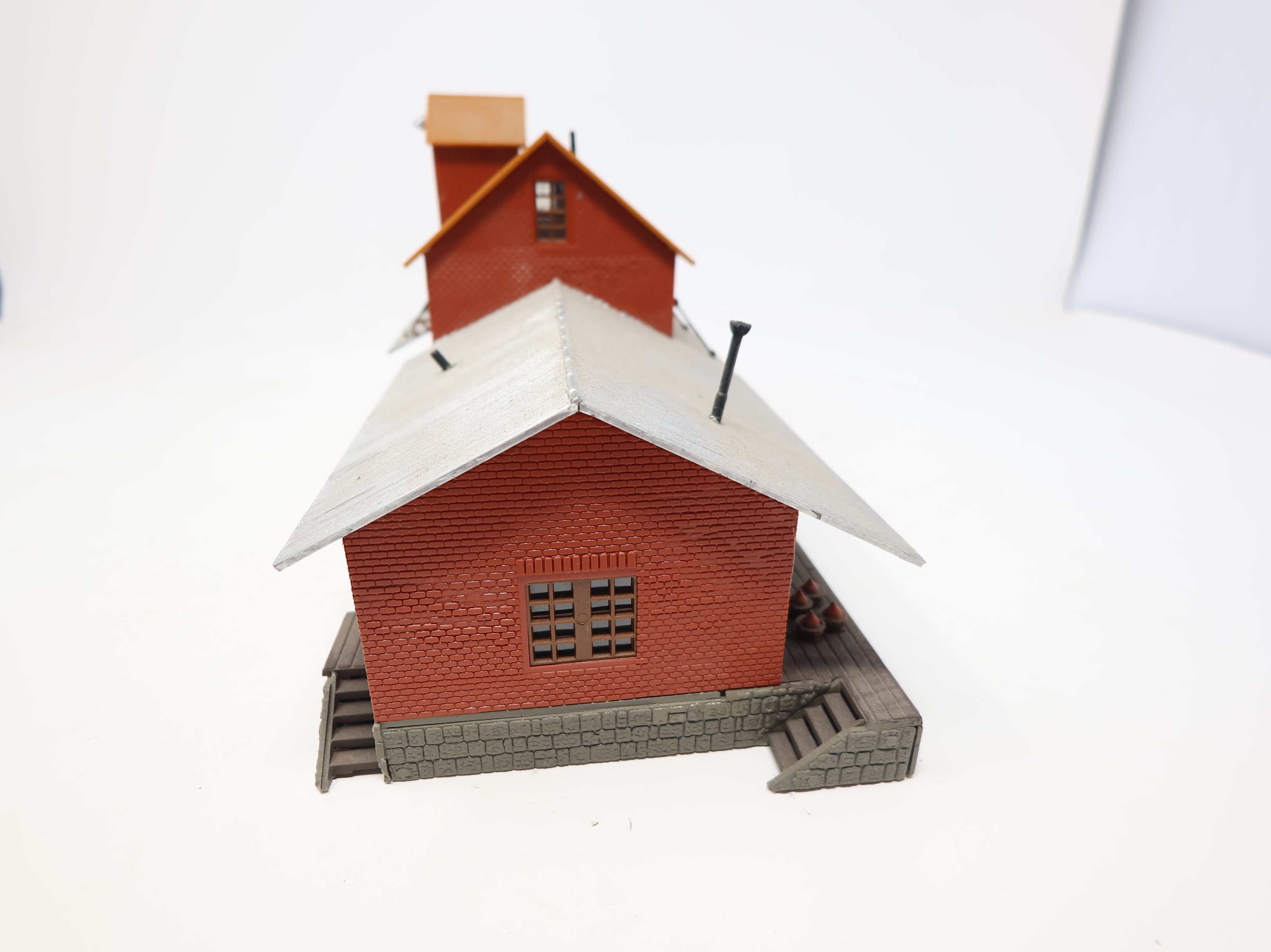 USED HO Scale Commerical Warehouse Building