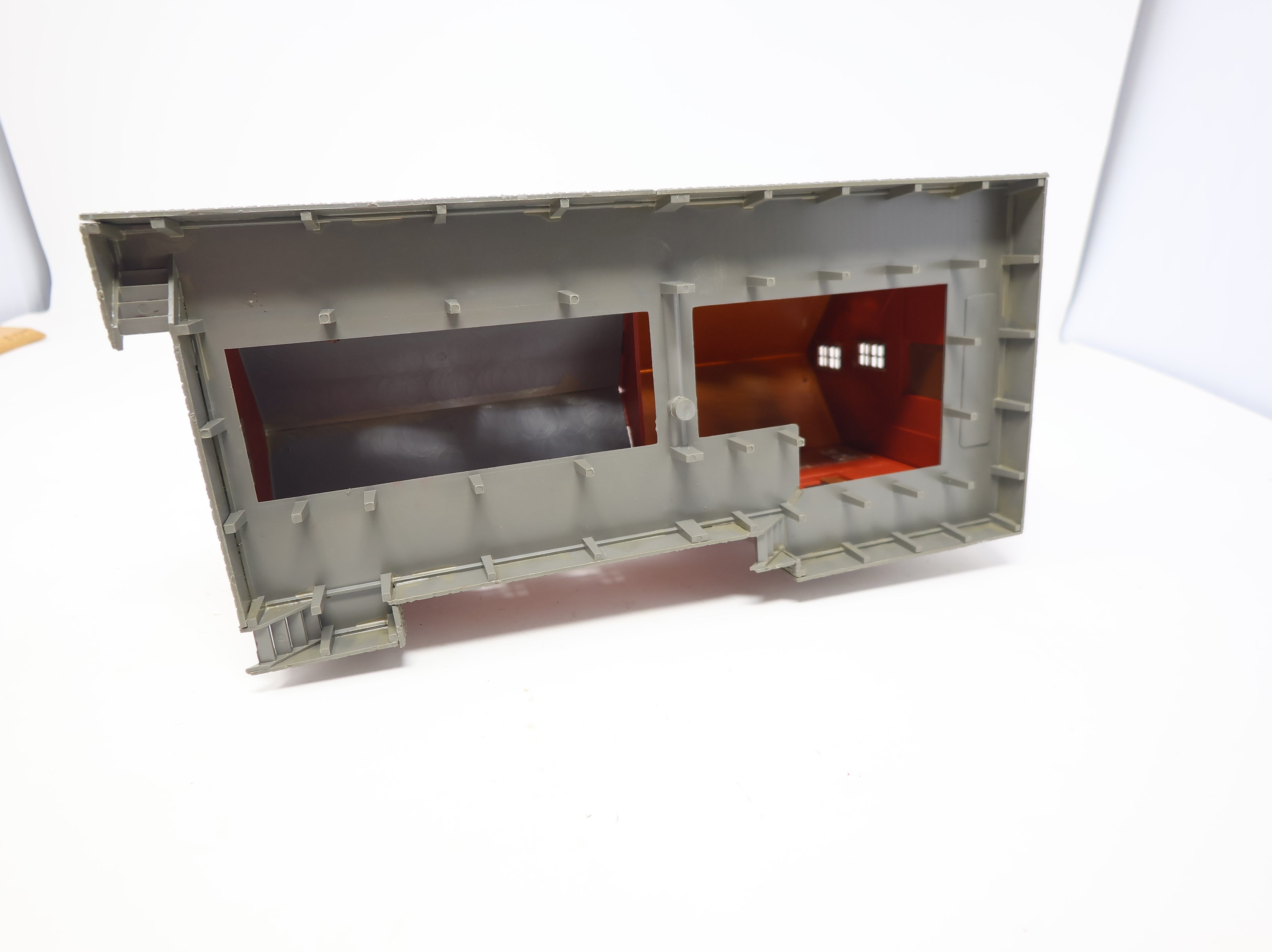 USED HO Scale Commerical Warehouse Building