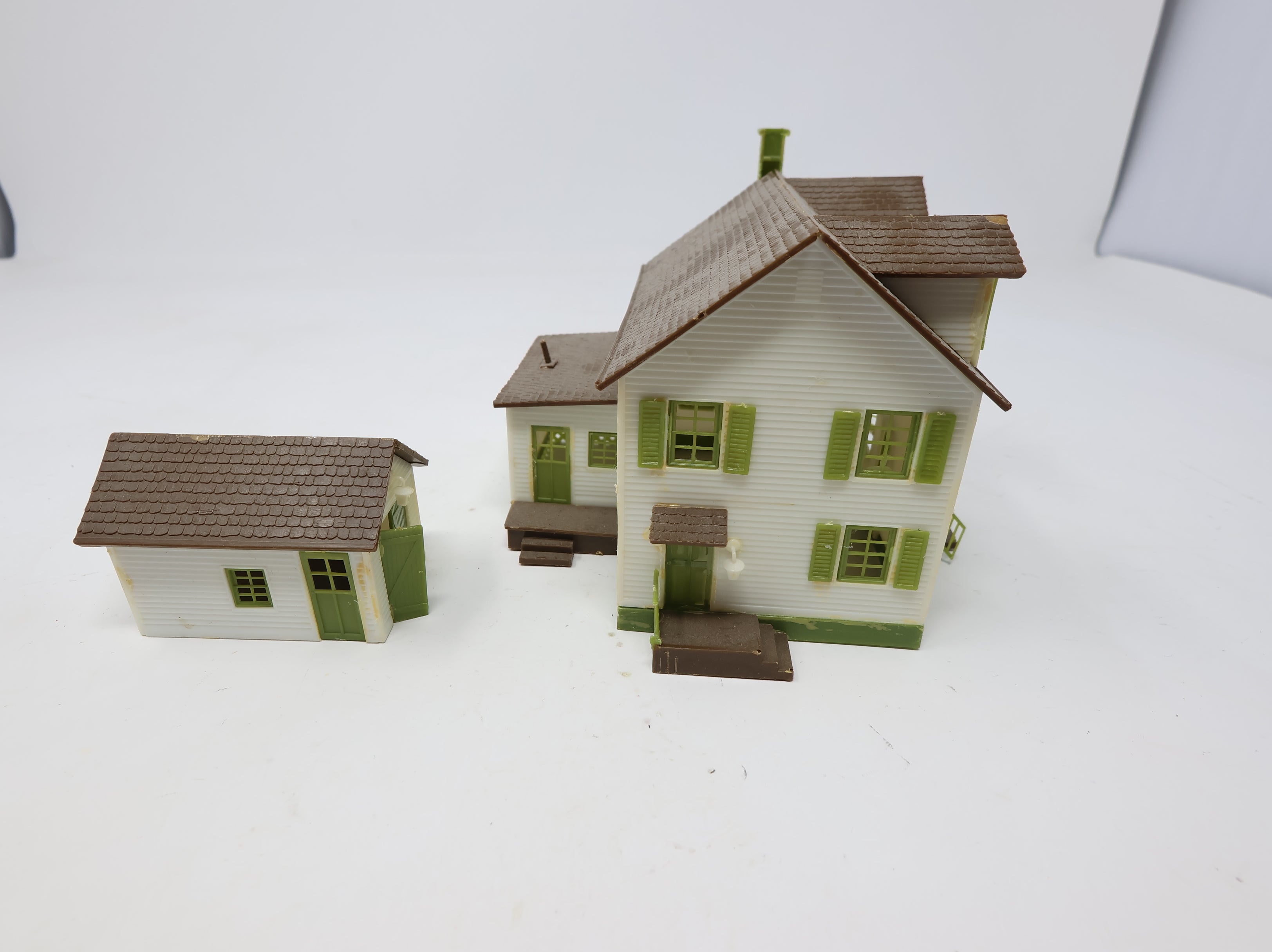 USED Life-Like HO Scale White House (rough)