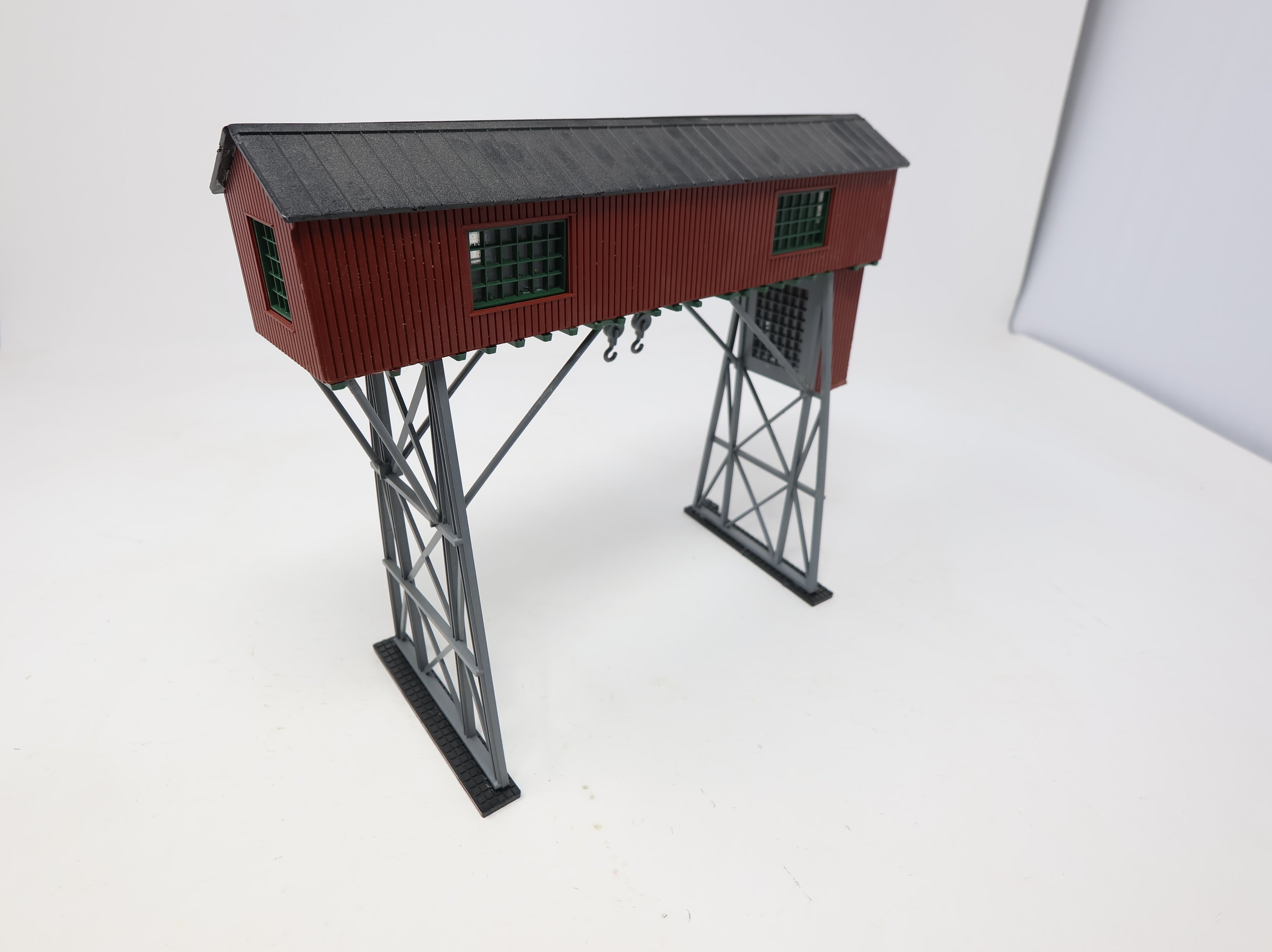 USED HO Scale Transfer Crane Building