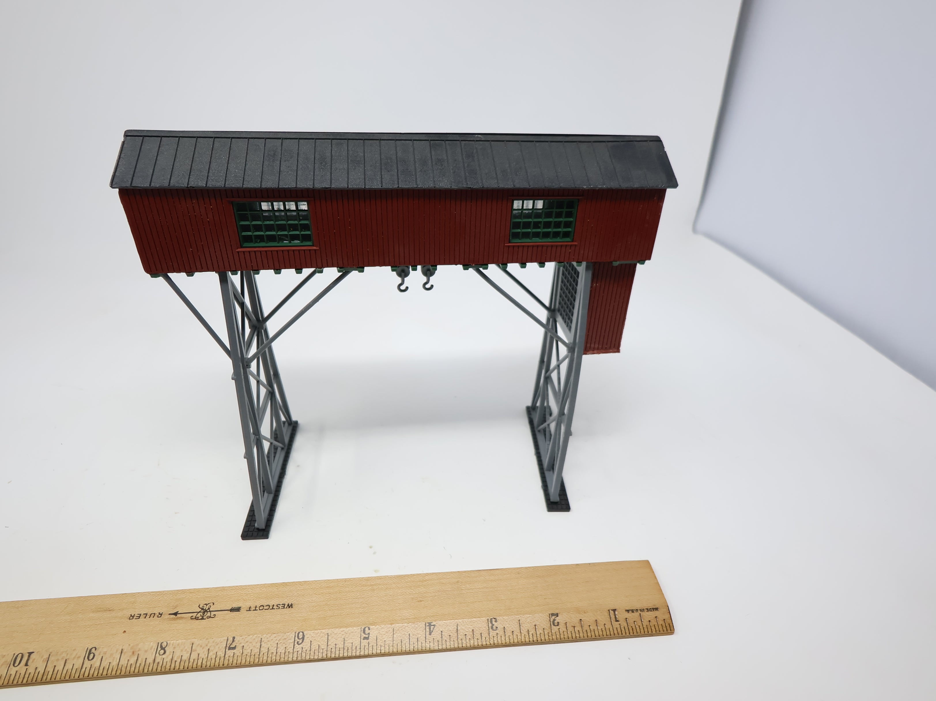 USED HO Scale Transfer Crane Building