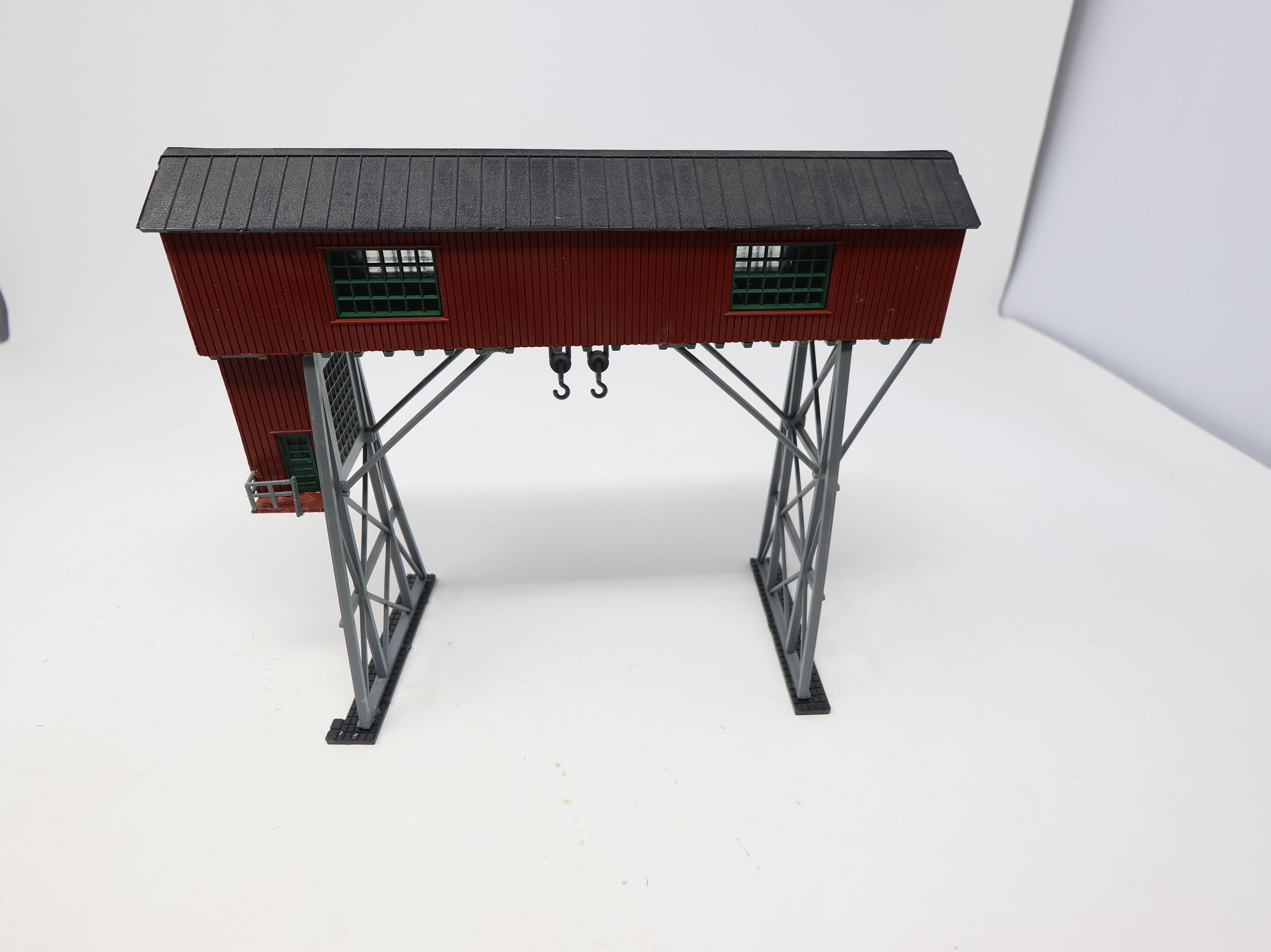 USED HO Scale Transfer Crane Building