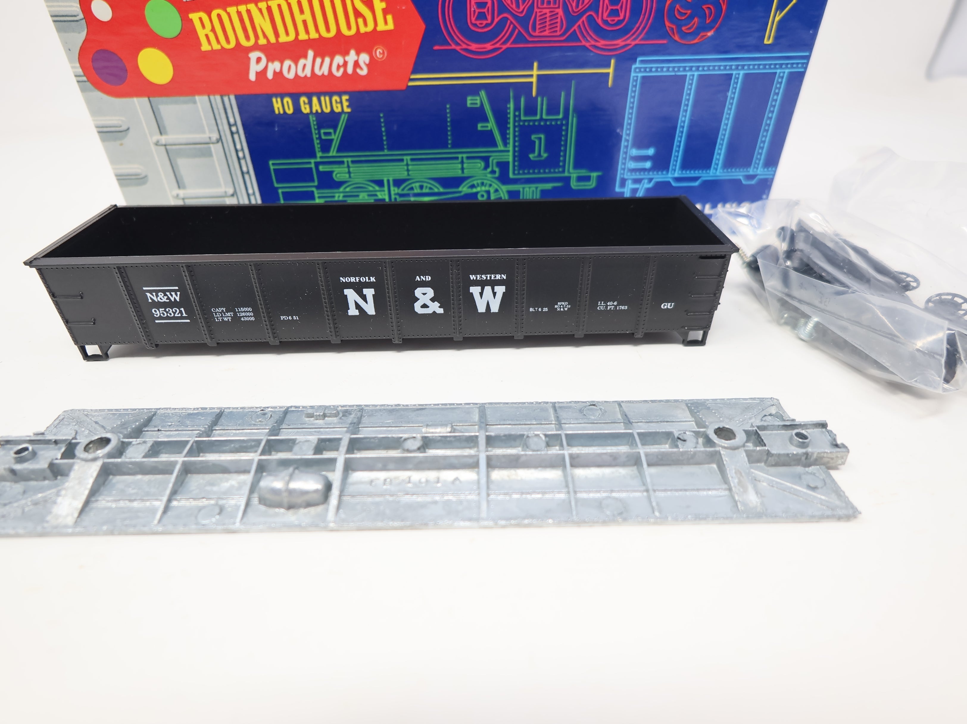 USED Roundhouse 3252 HO Scale 40' Gondola Norfolk & Western N&W #95321 KIT