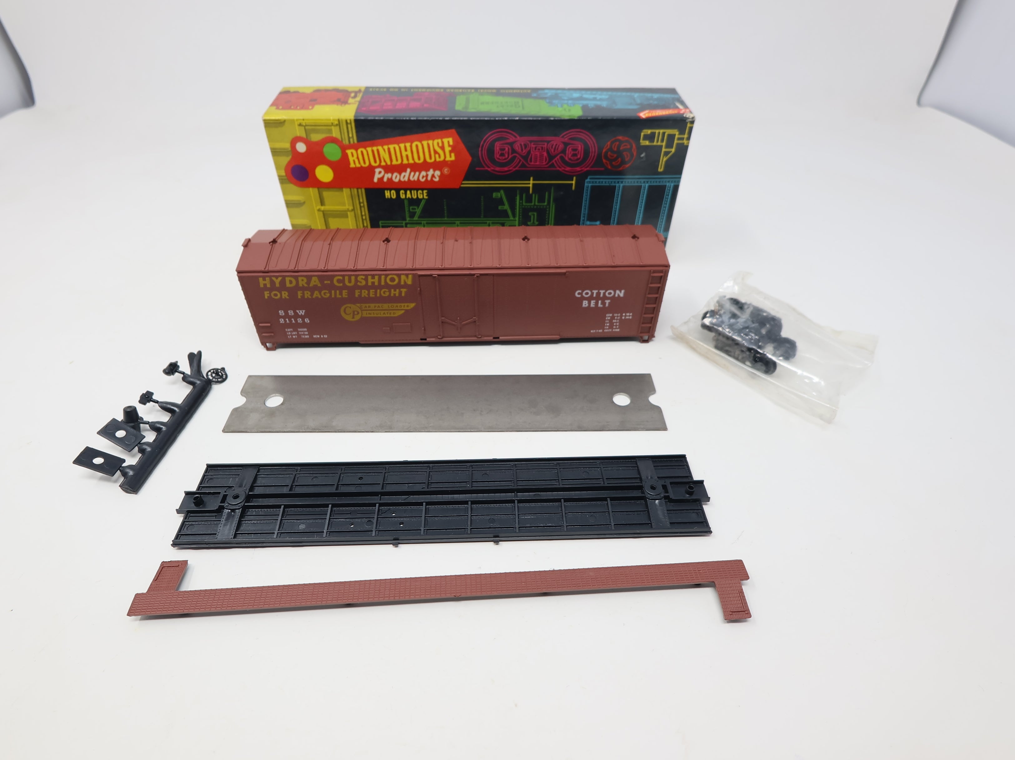 USED Roundhouse HO Scale 50' Plug Door Box Car Cotton Belt SSW #21126 KIT