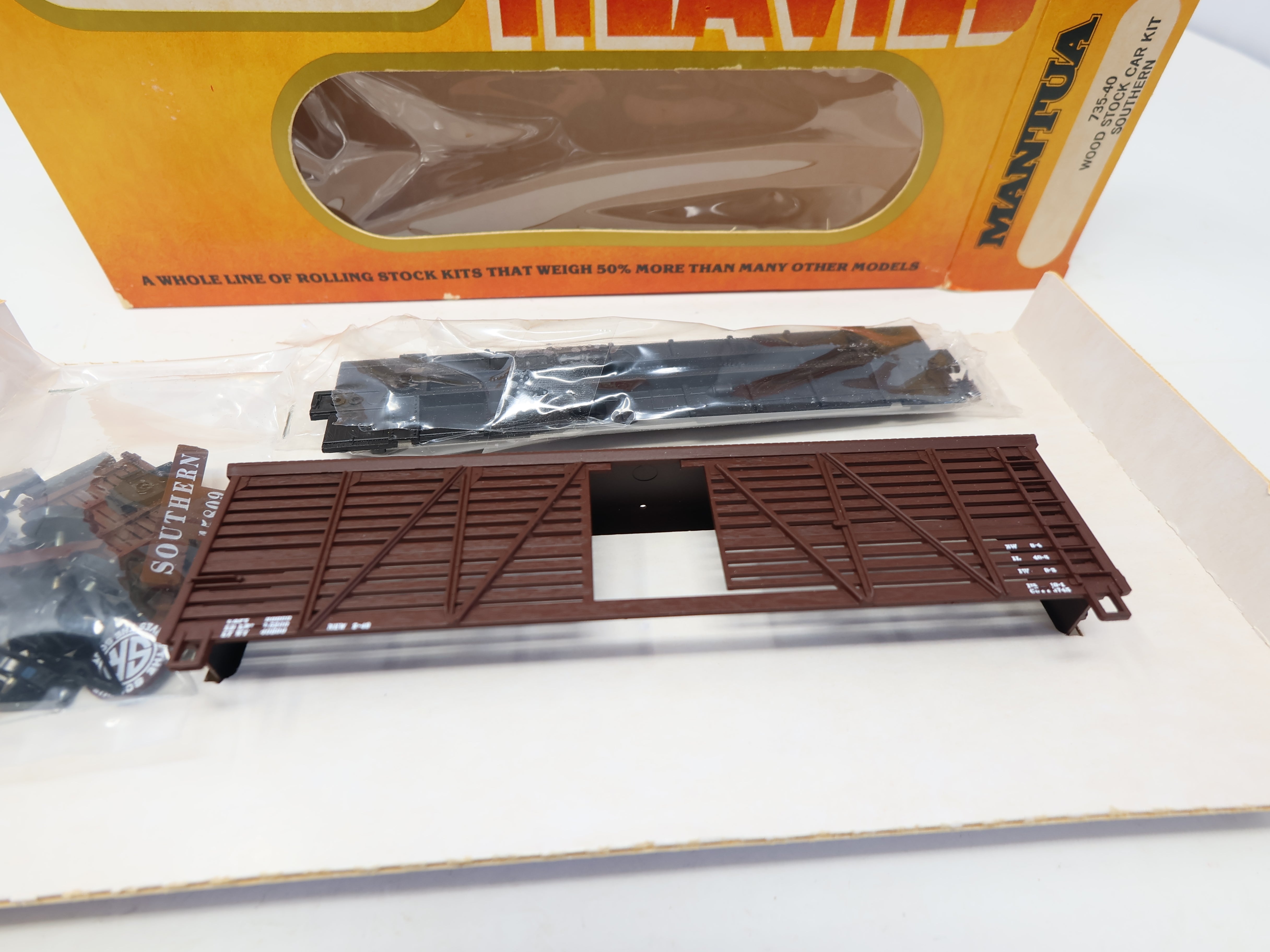 Mantua 735-40 HO Scale, Wood Stock Car, Southern #45809 (KIT)