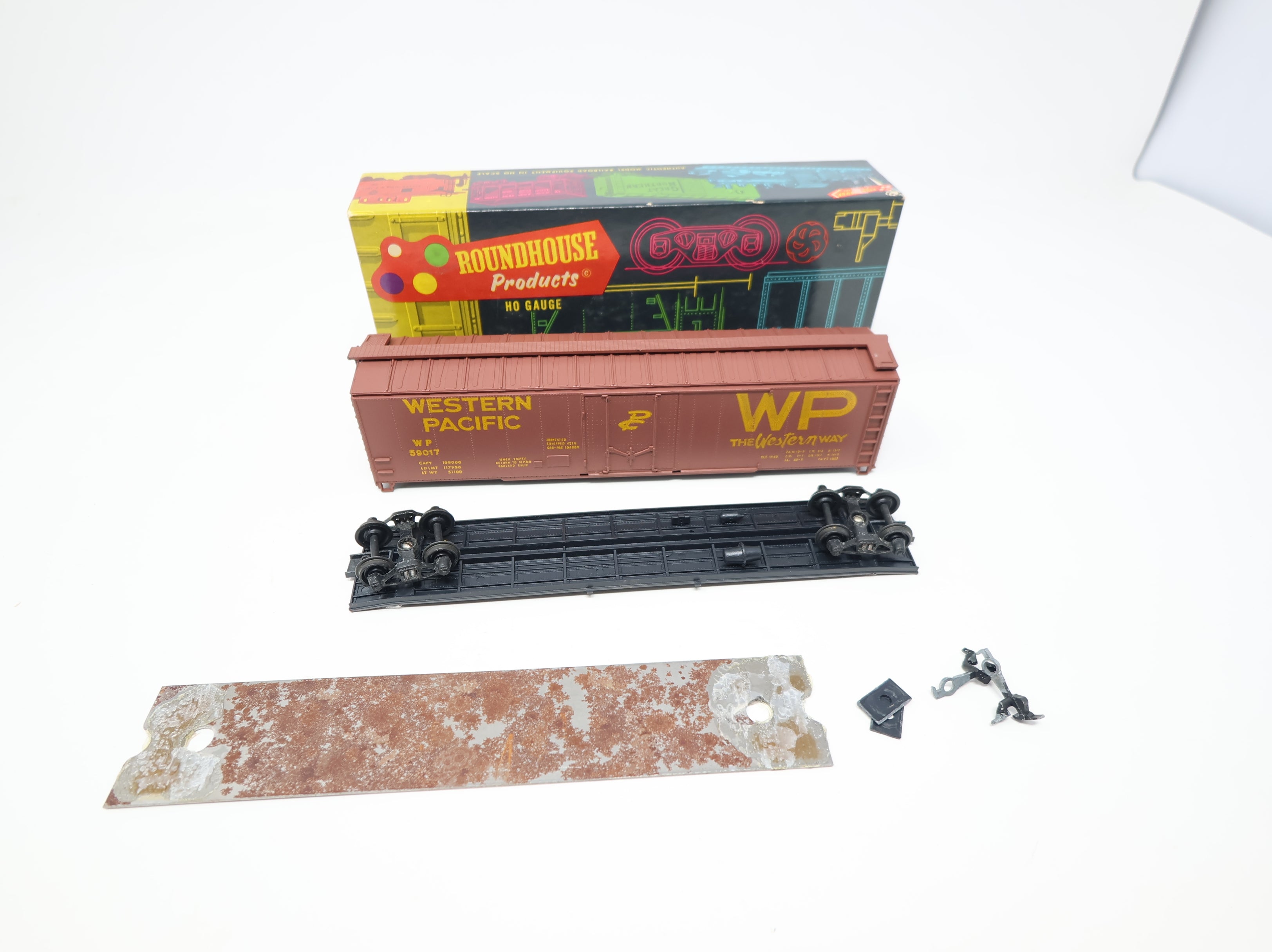 USED Roundhouse HO Scale 50' Plug Door Box Car Western Pacific WP #59017 KIT