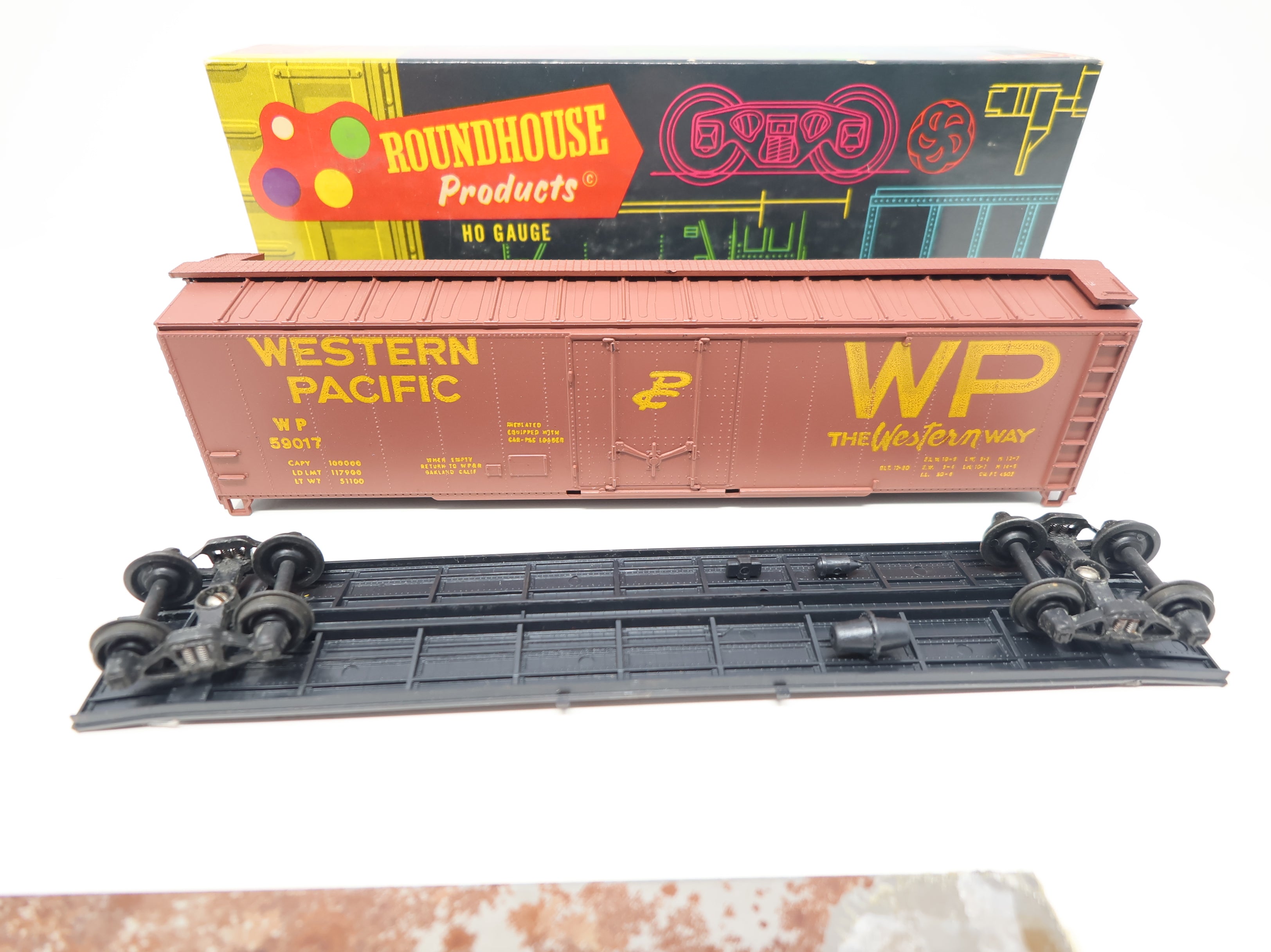 USED Roundhouse HO Scale 50' Plug Door Box Car Western Pacific WP #59017 KIT