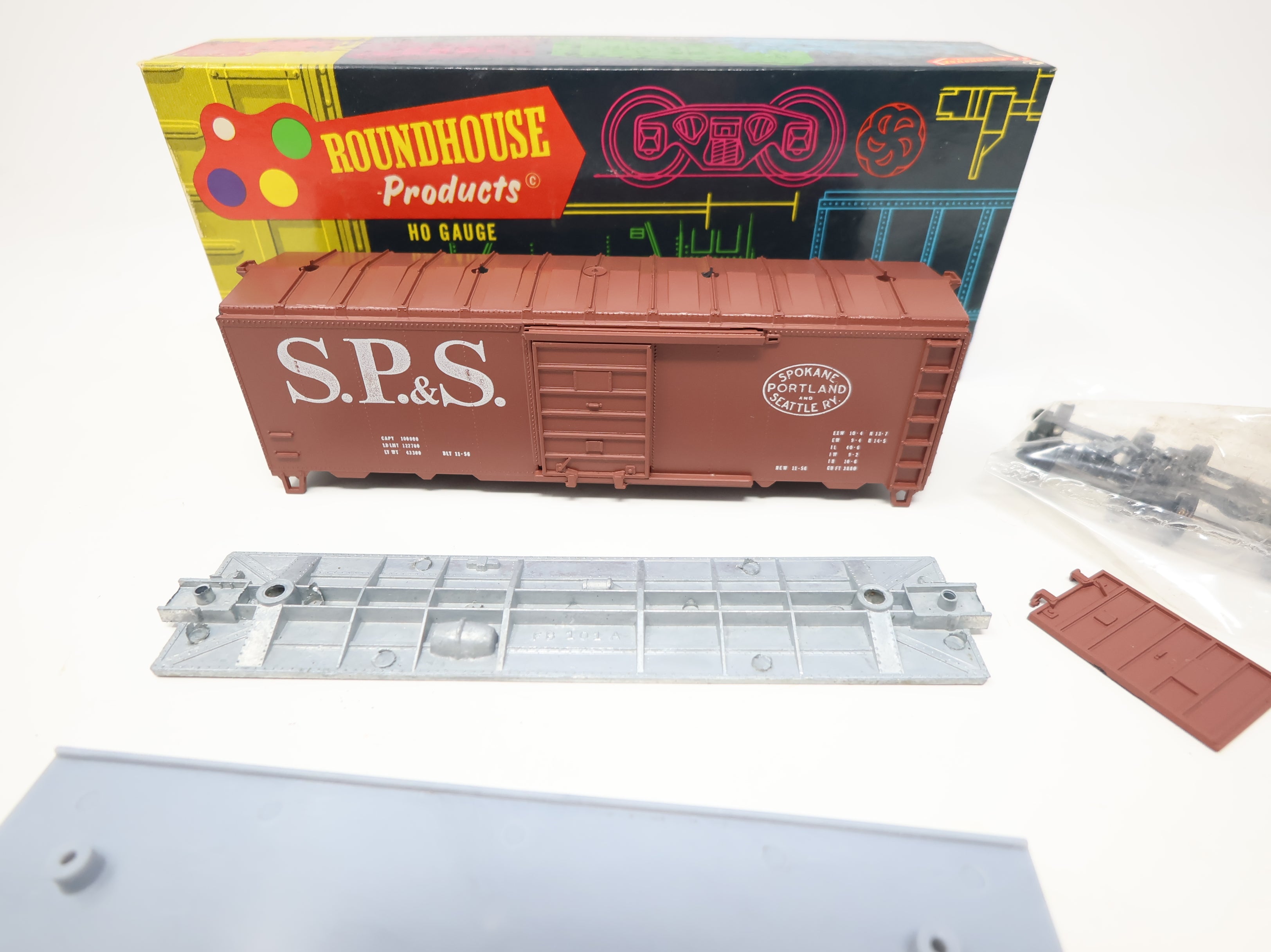 USED Roundhouse HO Scale 40' Steel Box Car Spokane Portland & Seattle SP&S KIT