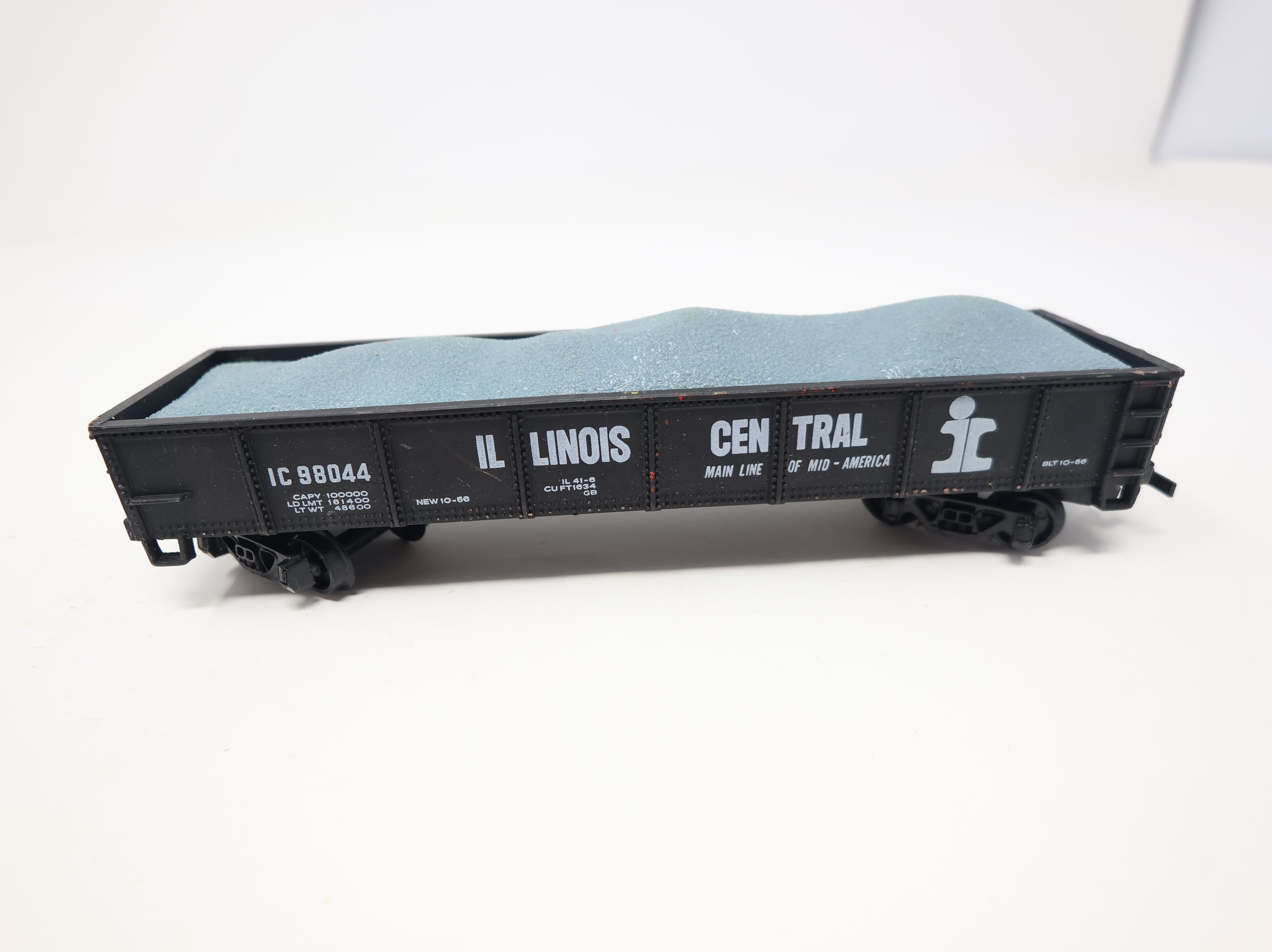 USED AHM HO Scale 40' Gondola Illinois Central IC #98044 w/ Ballast Load