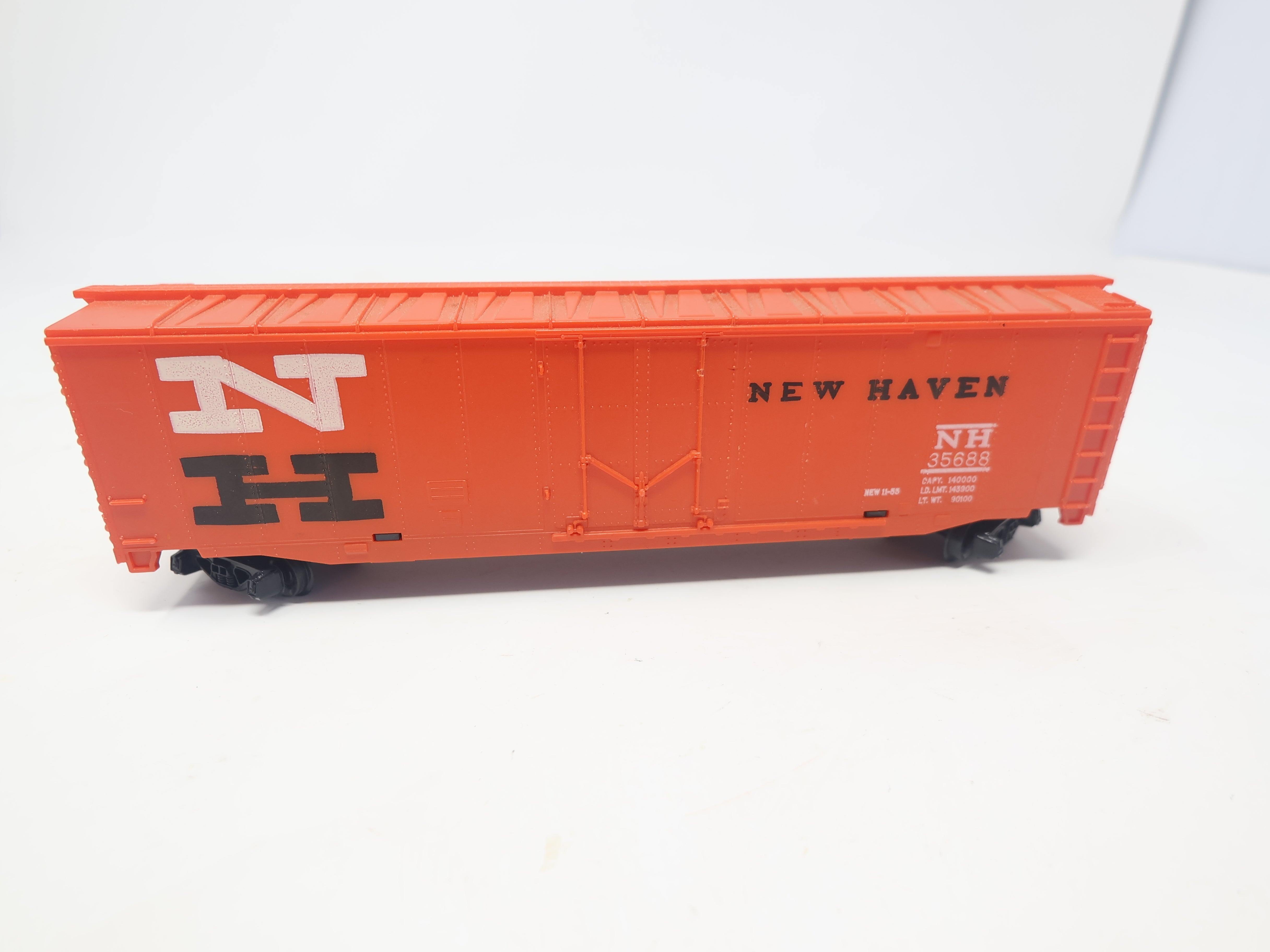 USED Tyco HO Scale, 50' Box Car, New Haven NH #35688