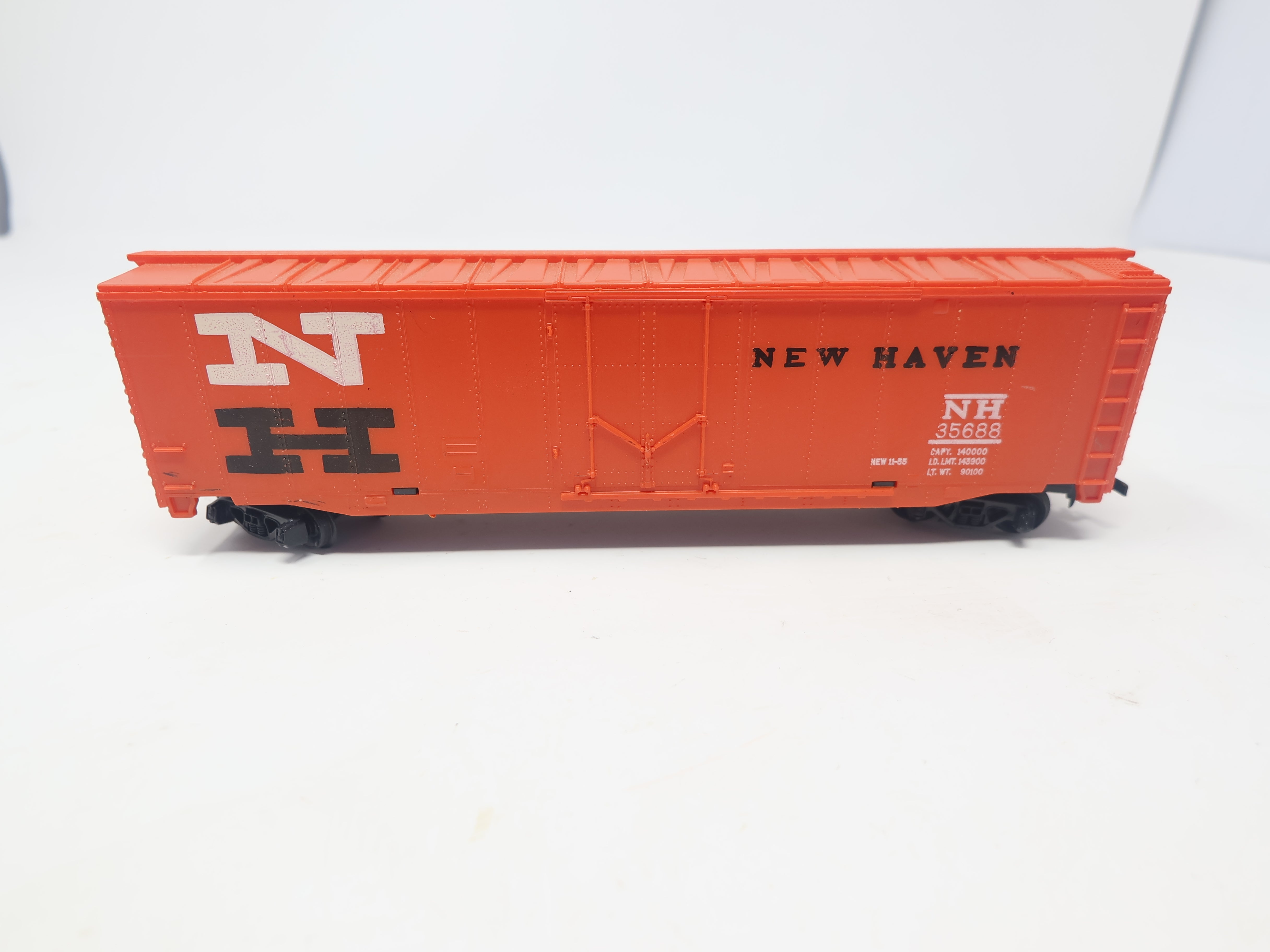 USED Tyco HO Scale, 50' Box Car, New Haven NH #35688