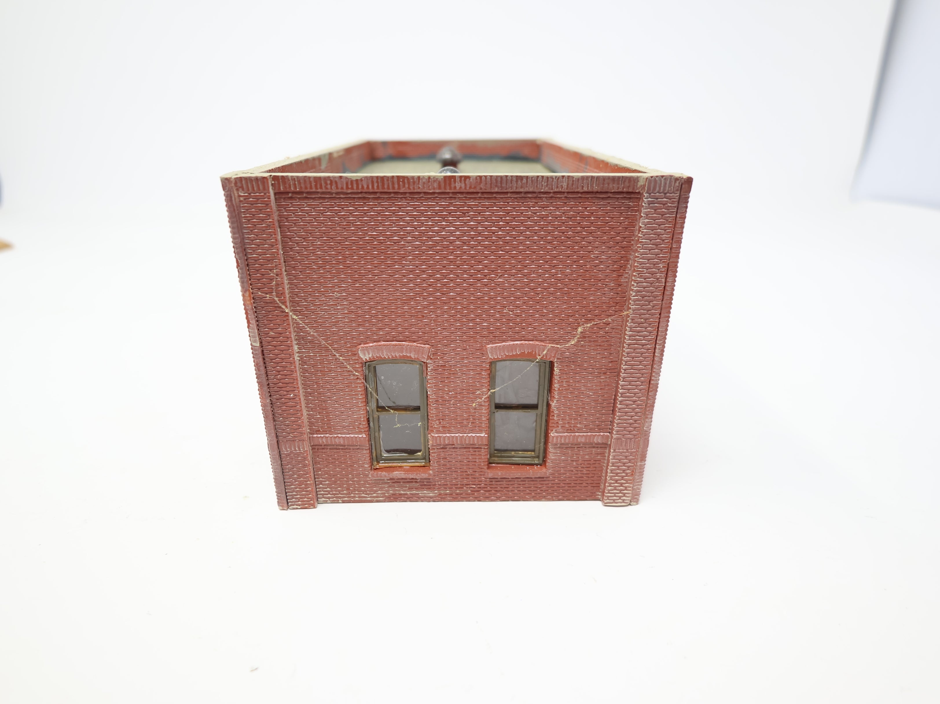 USED HO Scale Auto Parts Building