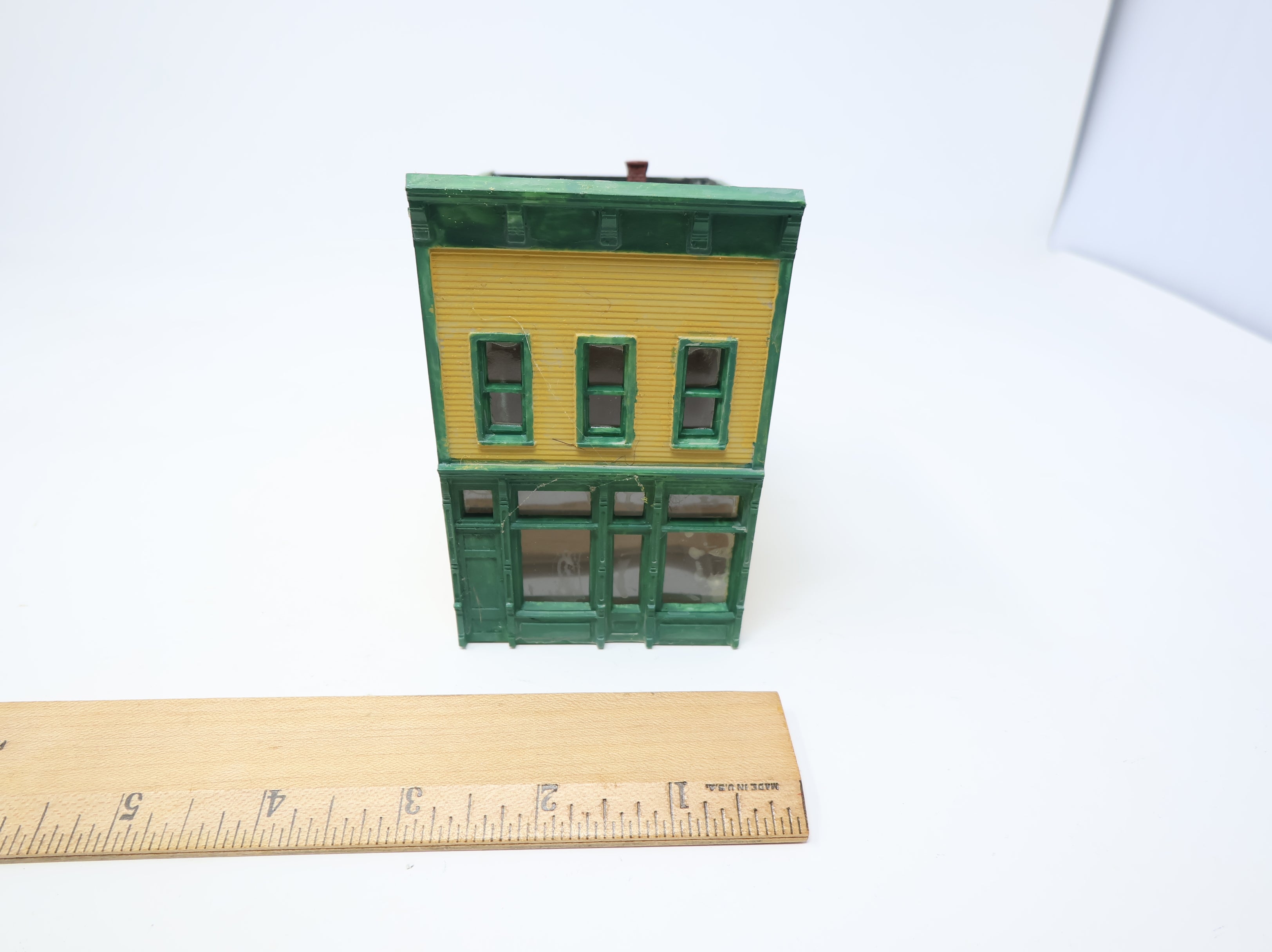 USED HO Scale Yellow Main Street Store