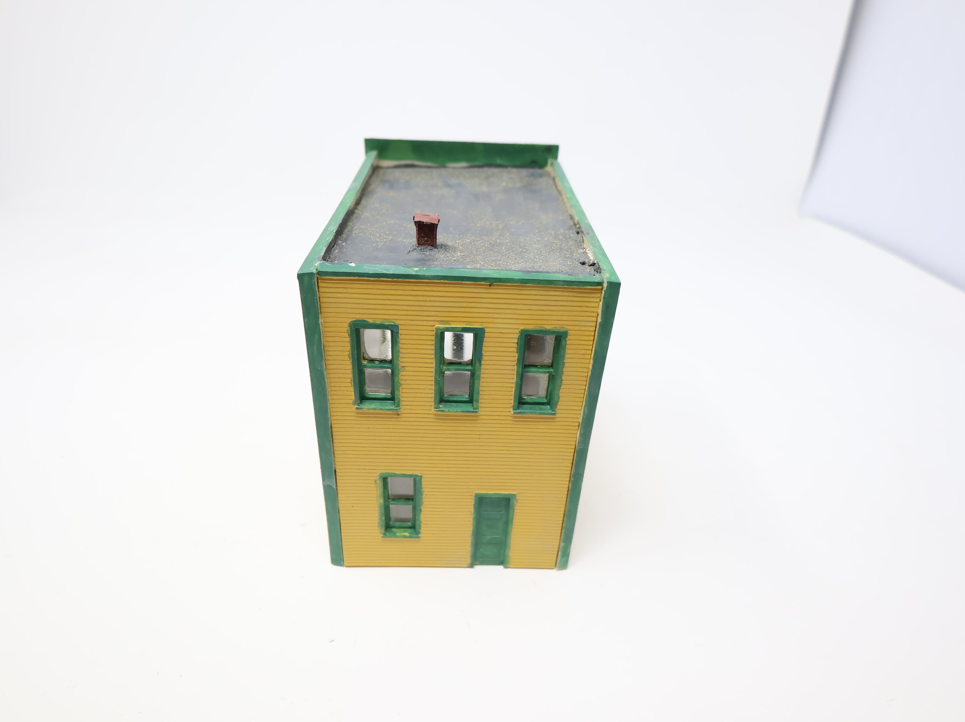 USED HO Scale Yellow Main Street Store