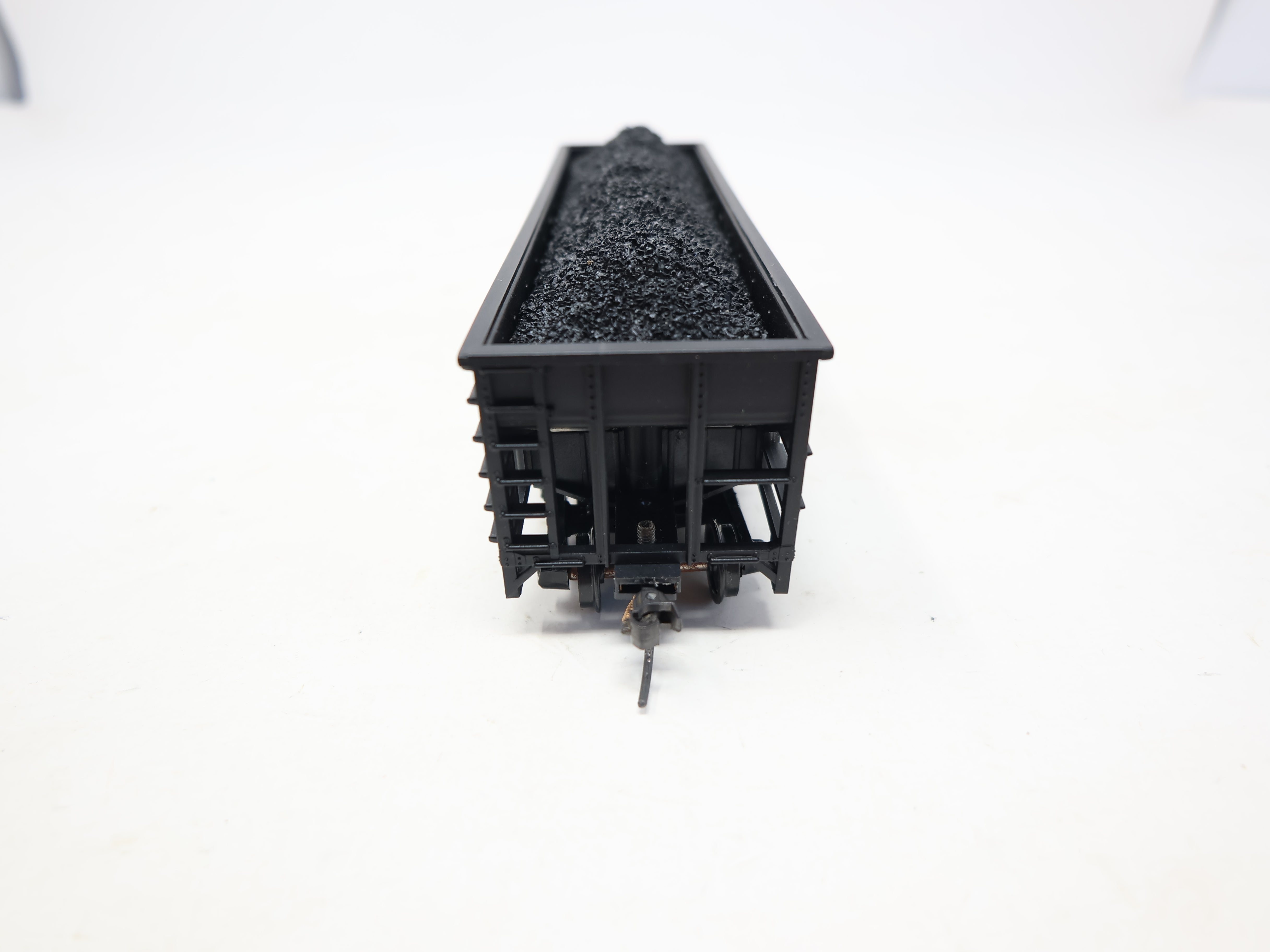 USED HO Scale, 55 Ton Hopper w/ Coal, Virginian VGN #8112