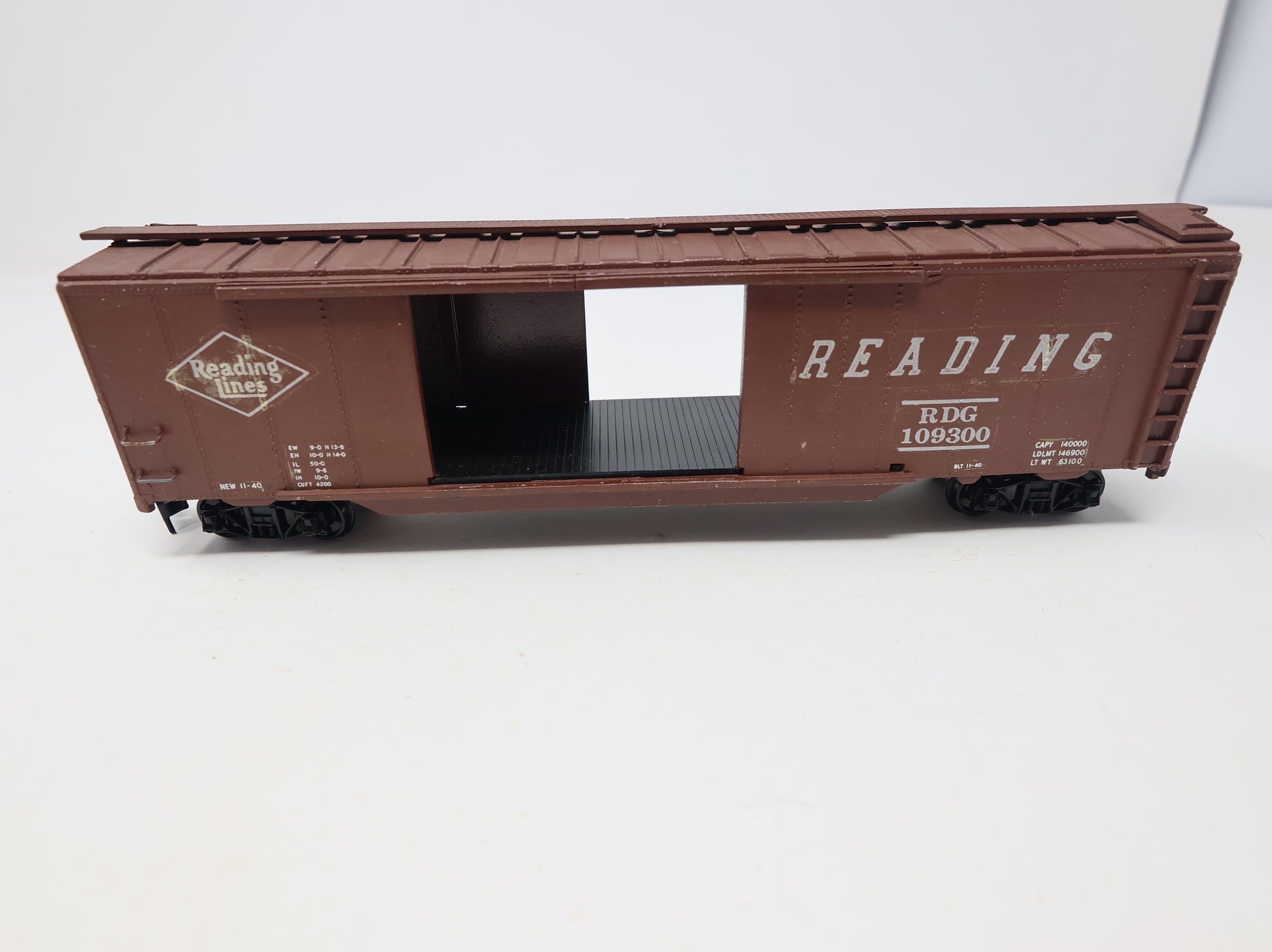 USED Athearn HO Scale 50' DD Box Car Reading RDG #109300 Custom w/ Decal (Rough)