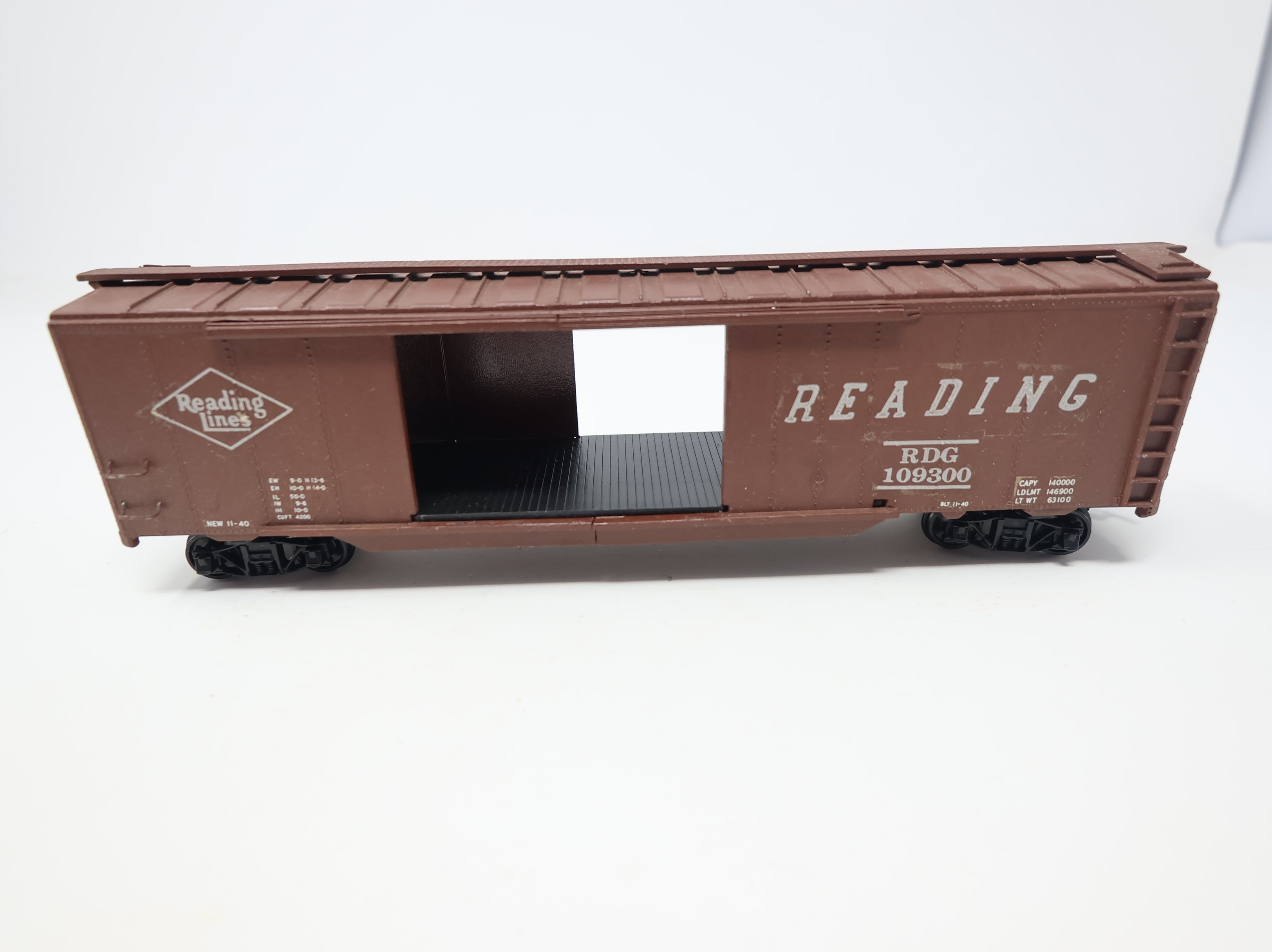 USED Athearn HO Scale 50' DD Box Car Reading RDG #109300 Custom w/ Decal (Rough)