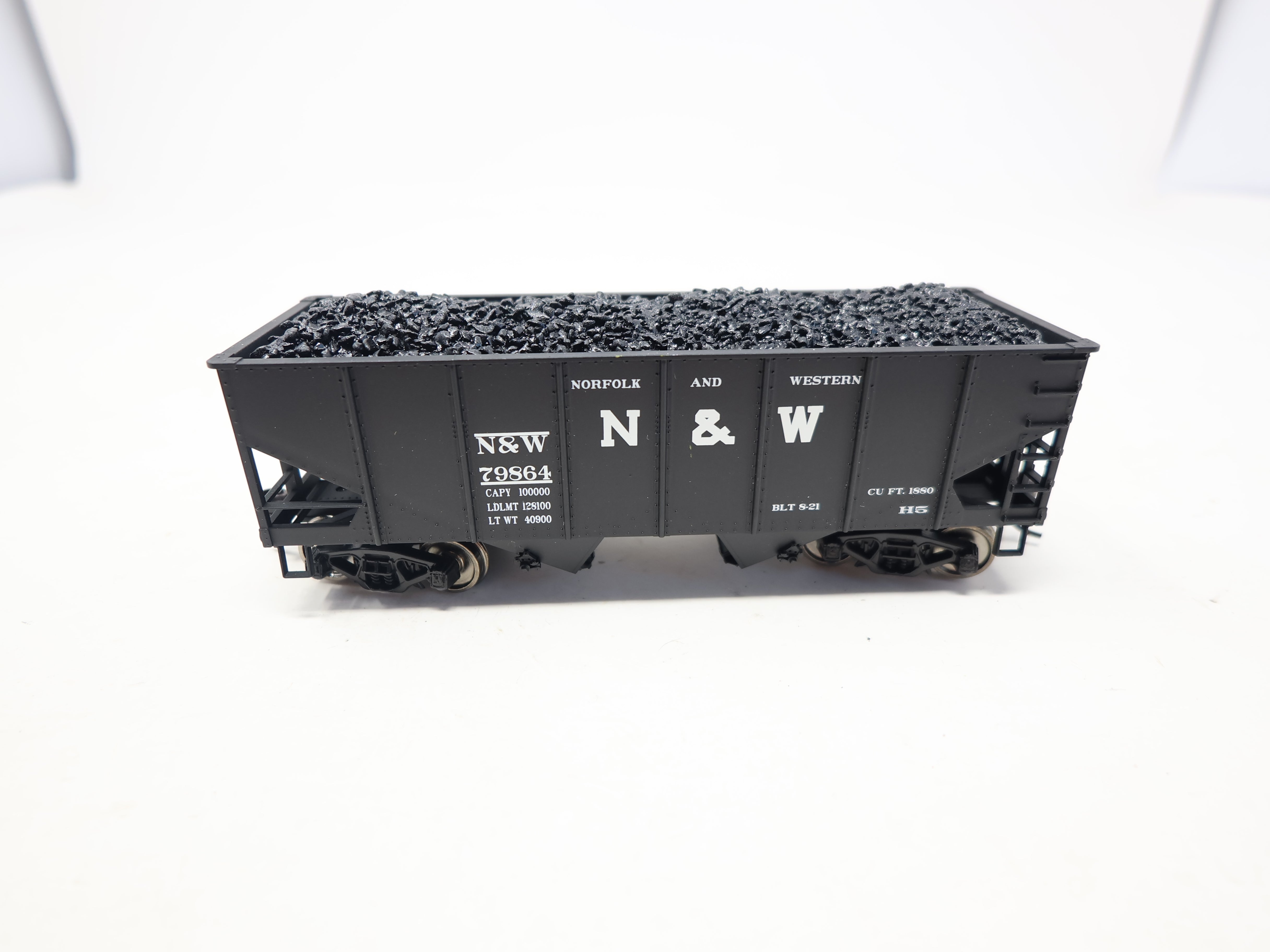 USED Accurail HO Scale, 50 Ton Hopper w/ Coal, Norfolk & Western N&W #79864