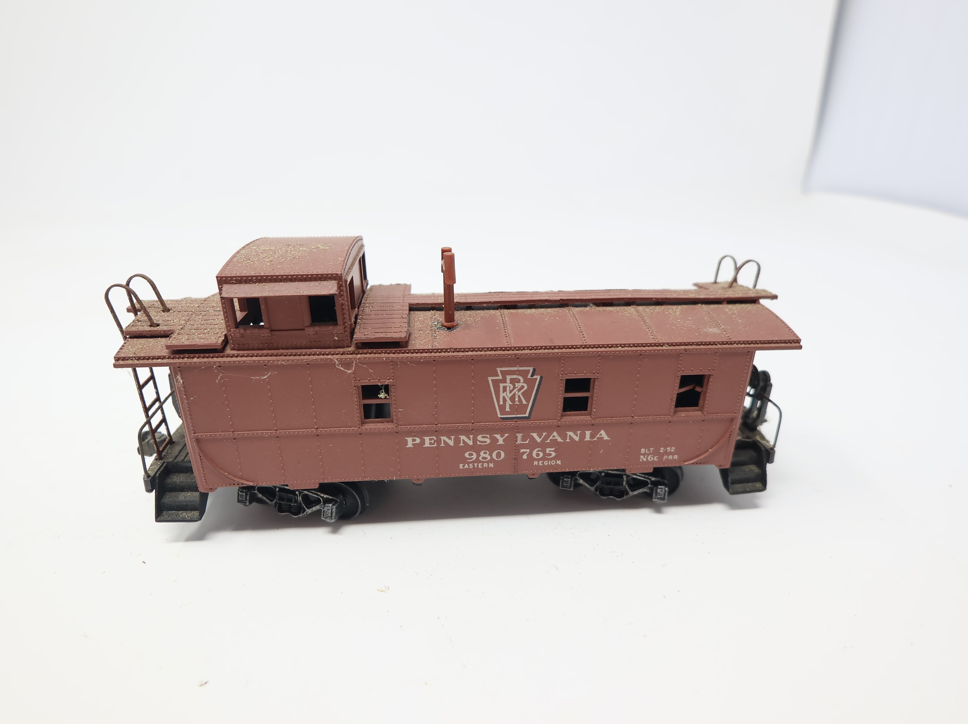 USED Athearn HO Scale N6E Caboose Pennsylvania #980765 Eastern Region, Kadee Upgrade.