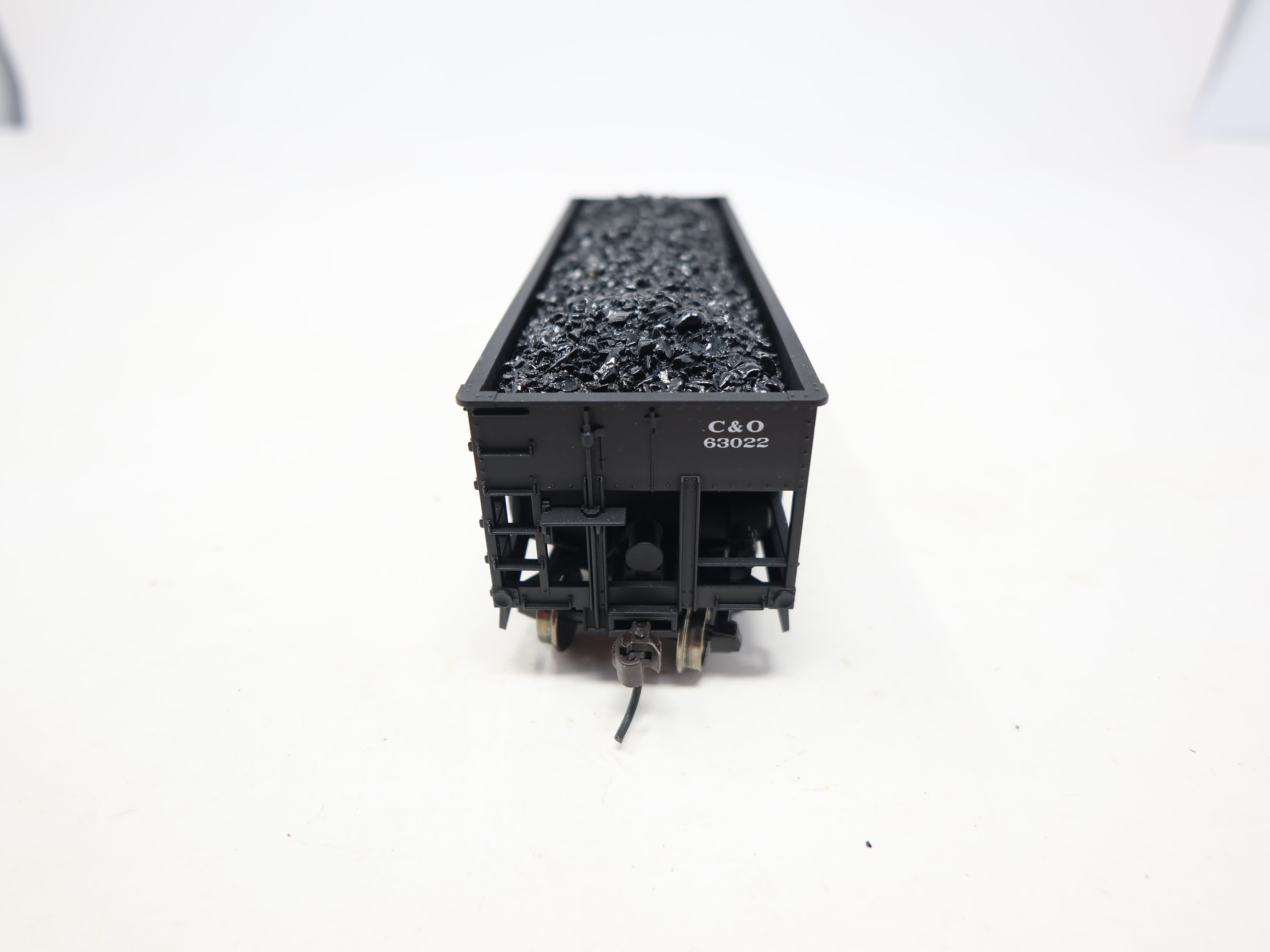 USED Accurail HO Scale, 50 Ton Hopper w/ Coal, Chesapeake and Ohio CO #63022