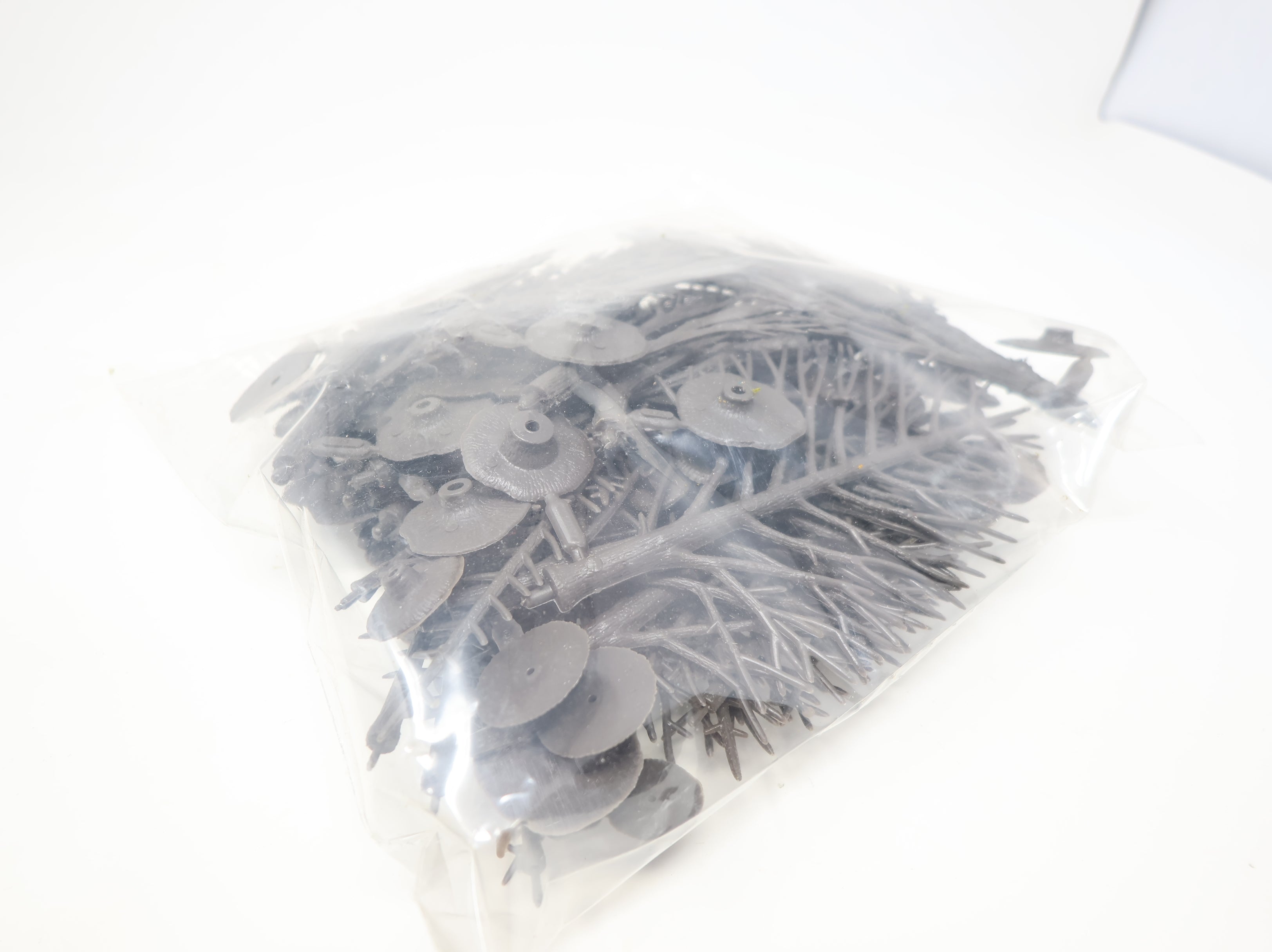 Woodland Scenics MULTI Scale Sealed Bag of Large Tree Armatures