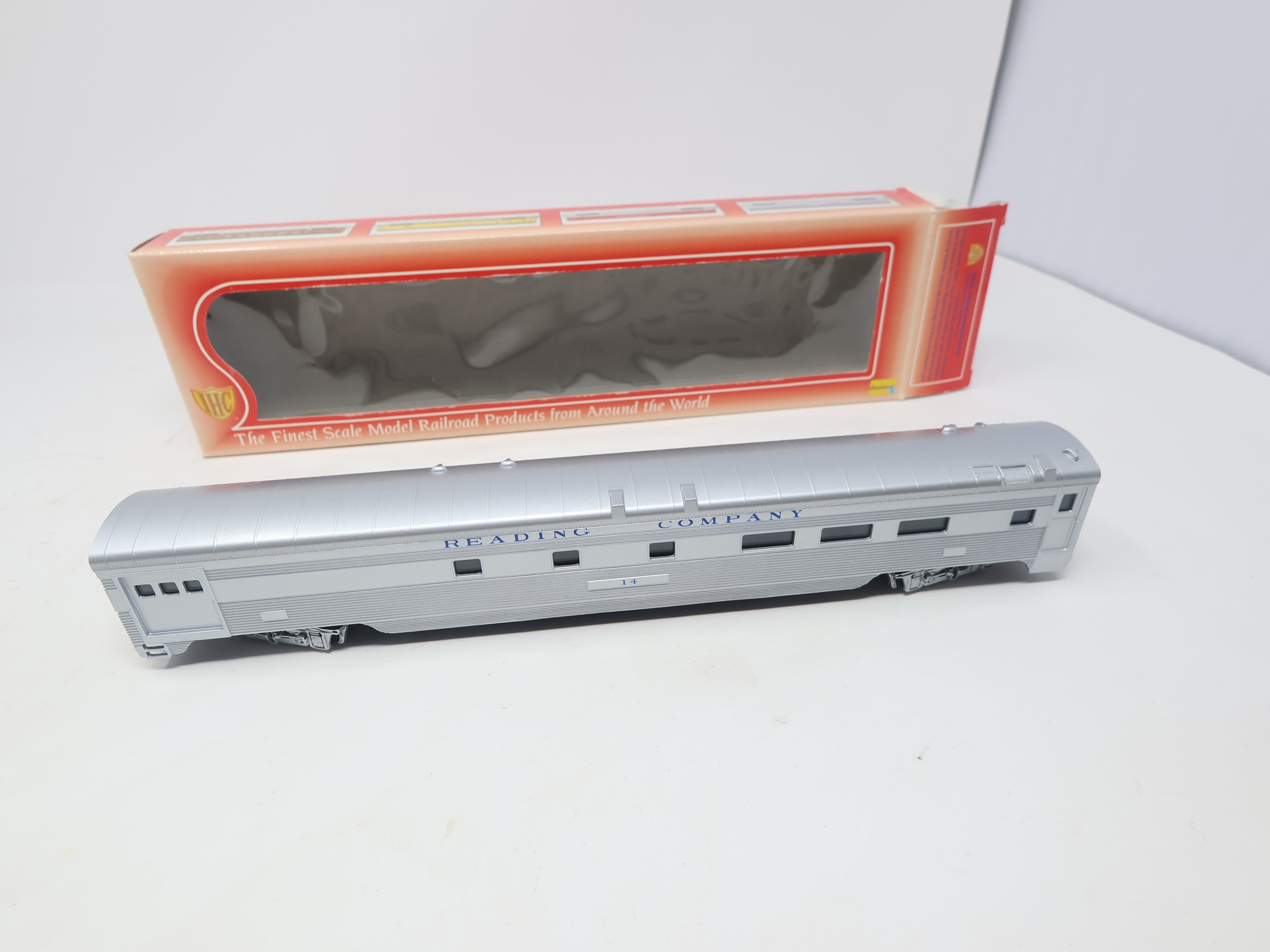 USED IHC HO Scale, Passenger Car, Reading Company #14