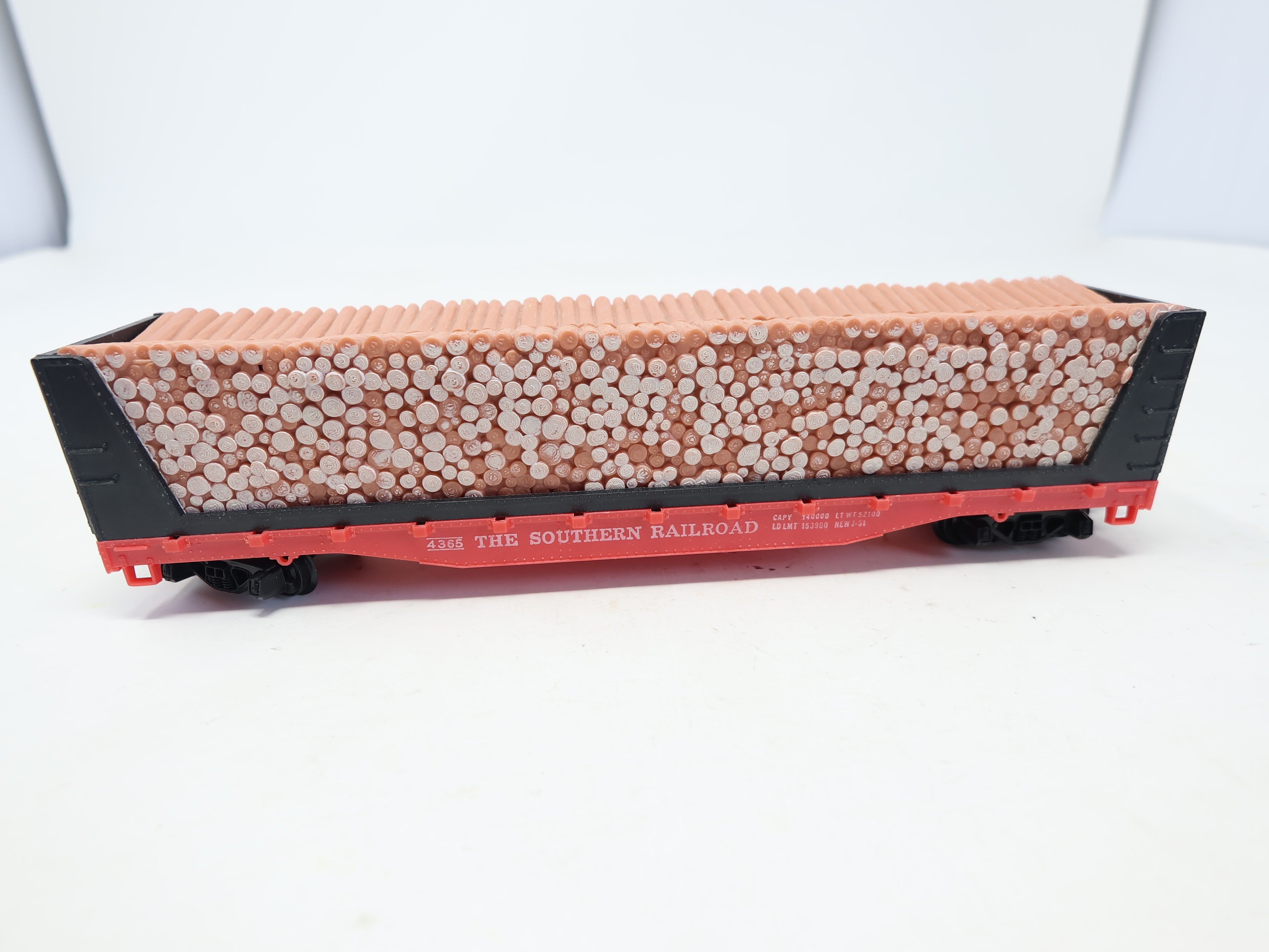 USED Tyco HO Scale, 50' Bulkhead w/ Pulpwood Load, Southern #4365