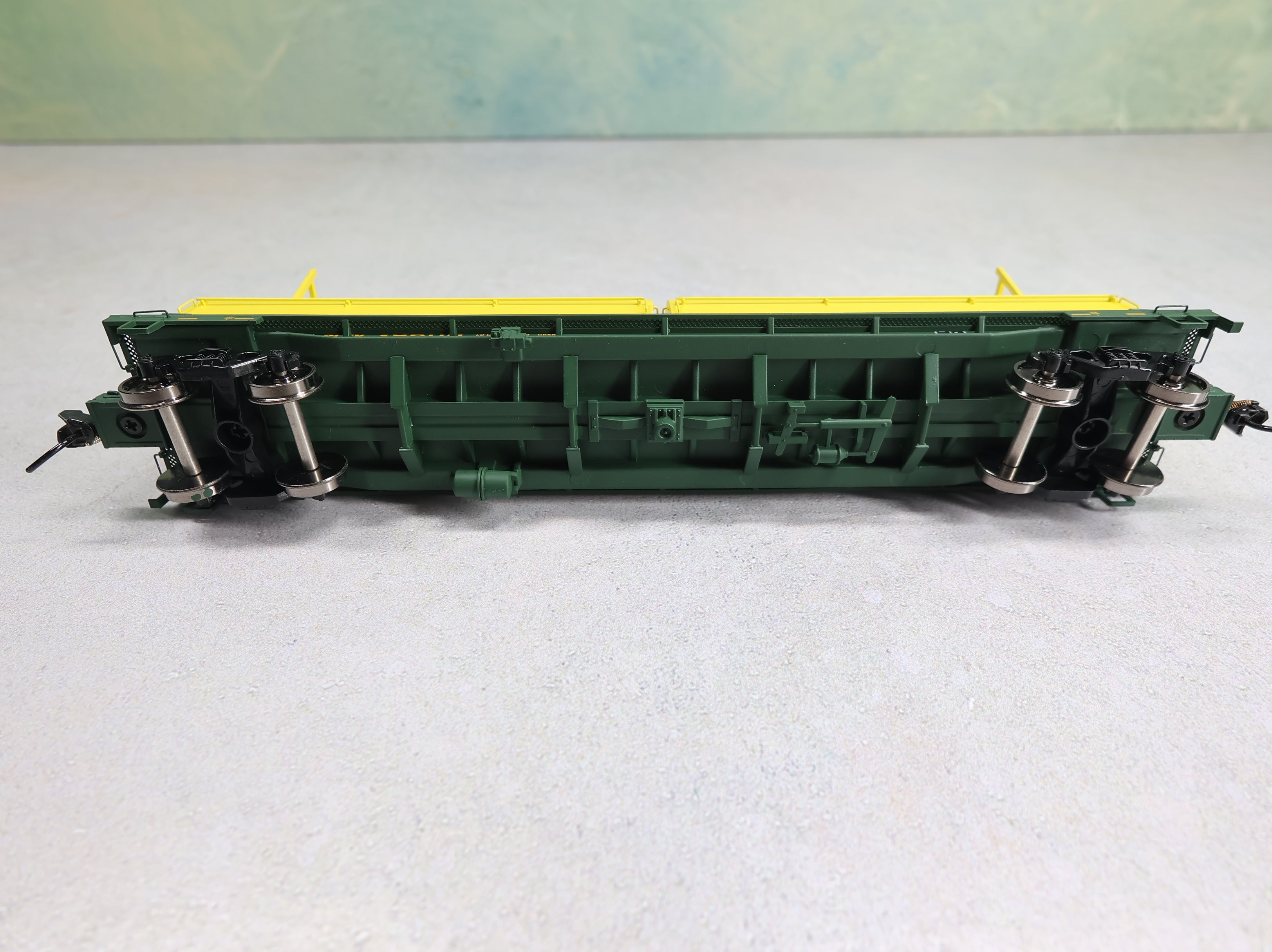 WalthersProto 920-105207 HO Scale 50' Evans Cushion Coil Car Chicago & North Western CNW #39600