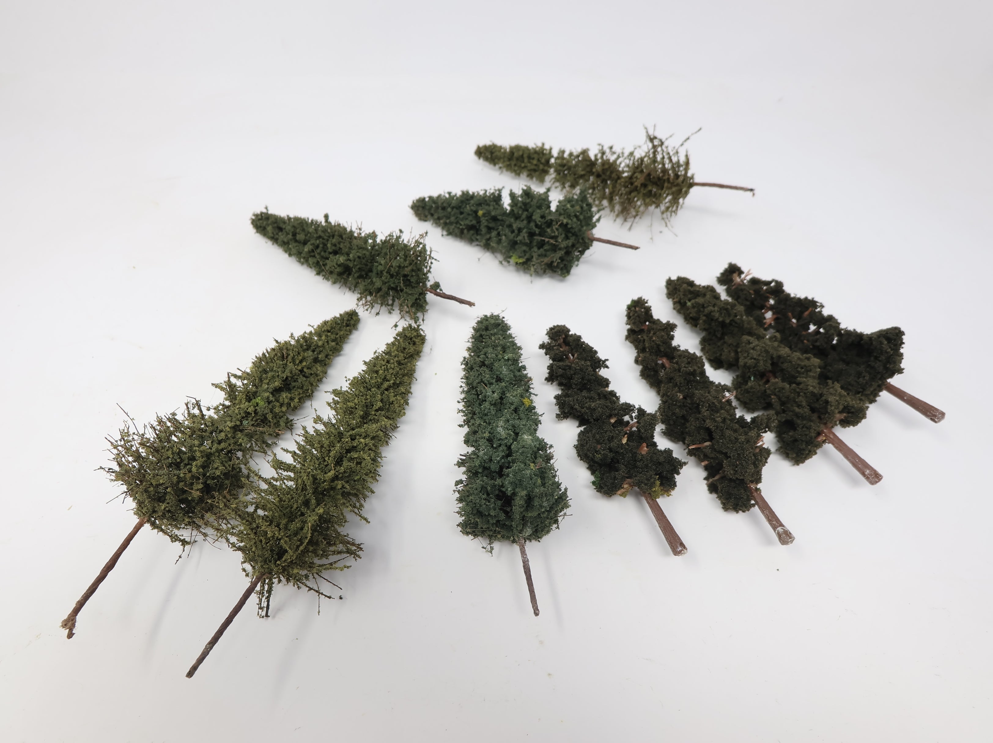 USED HO Scale Random Trees (8 pcs)