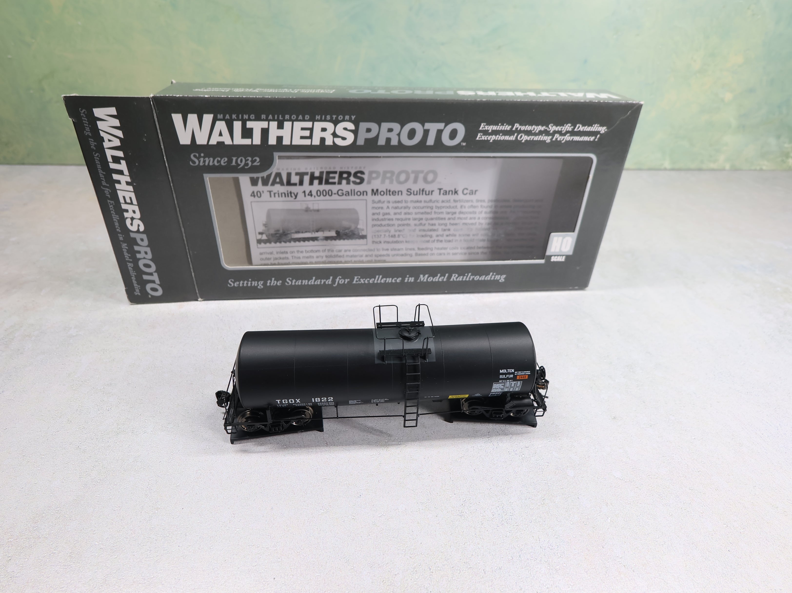 USED WalthersProto 920-100007 HO Scale 40' Trinity 14k Gal Molten Sulfur Tank Car First Union Rail TGOX #1822