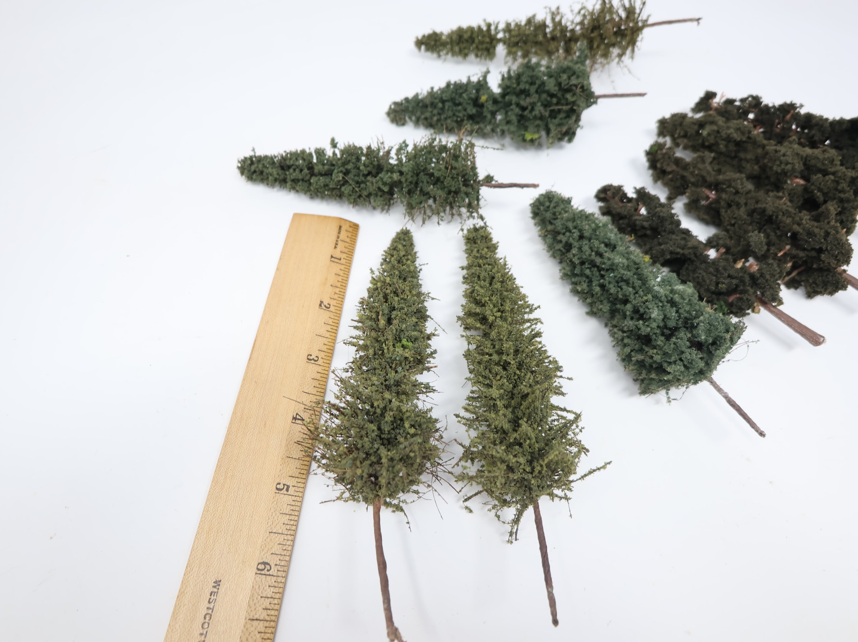 USED HO Scale Random Trees (8 pcs)