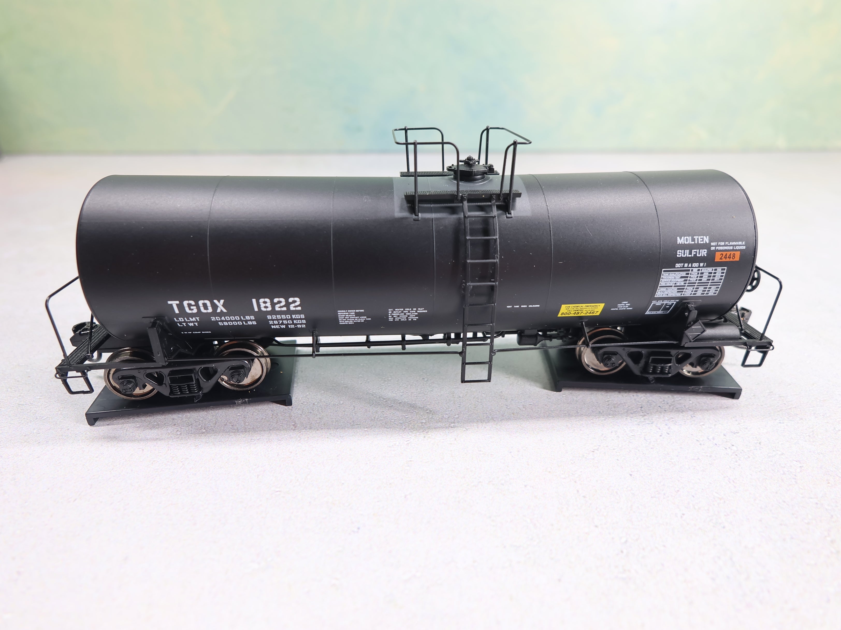 USED WalthersProto 920-100007 HO Scale 40' Trinity 14k Gal Molten Sulfur Tank Car First Union Rail TGOX #1822