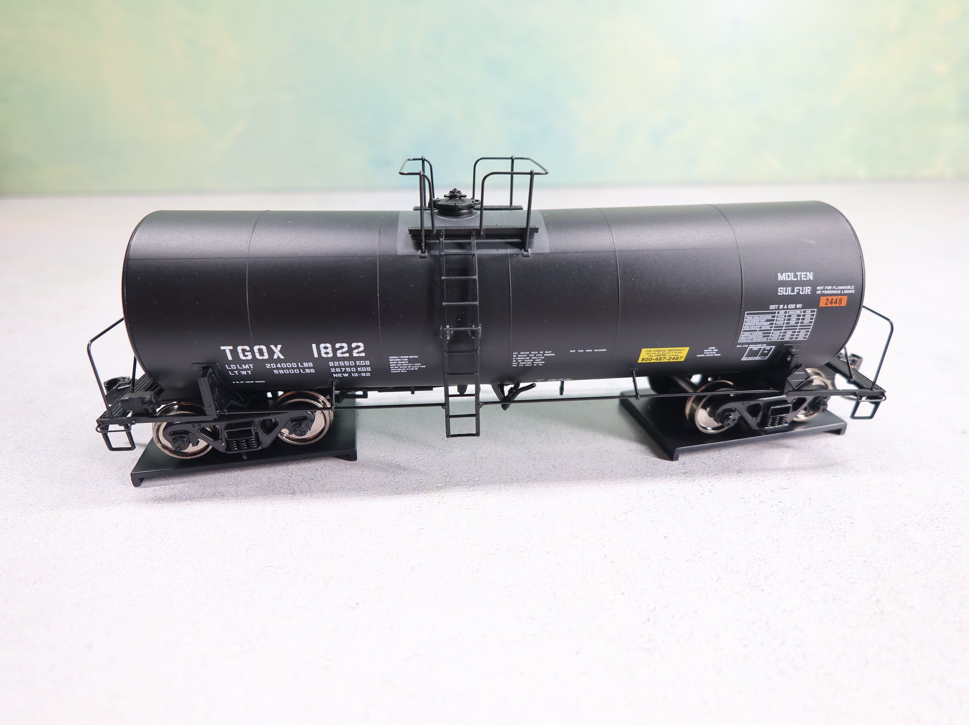 USED WalthersProto 920-100007 HO Scale 40' Trinity 14k Gal Molten Sulfur Tank Car First Union Rail TGOX #1822