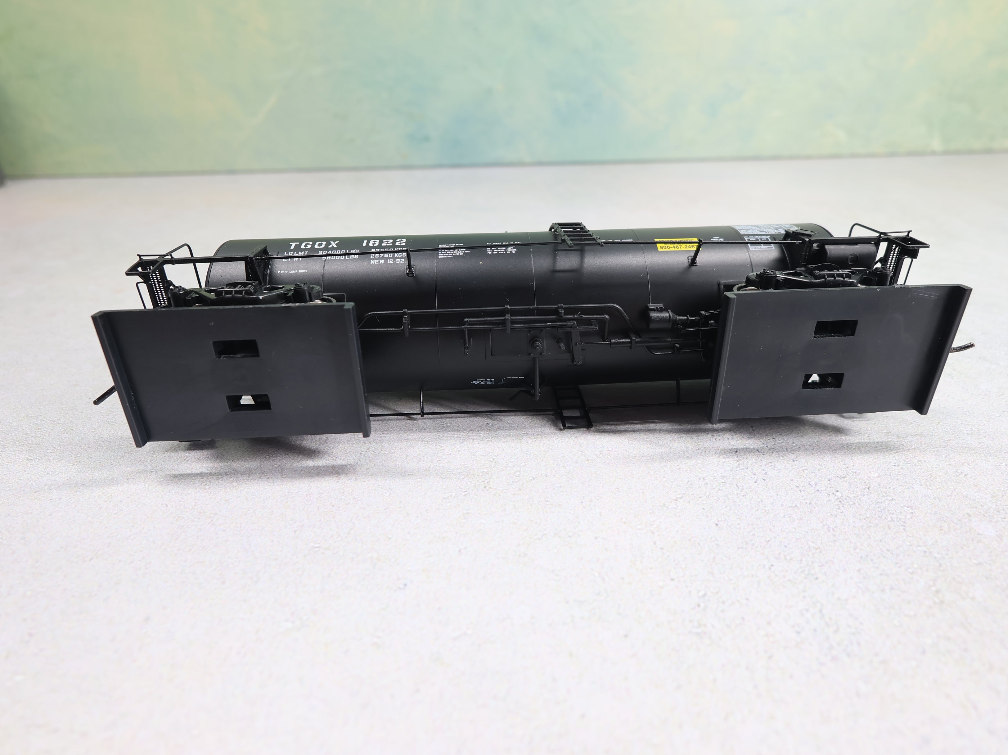 USED WalthersProto 920-100007 HO Scale 40' Trinity 14k Gal Molten Sulfur Tank Car First Union Rail TGOX #1822