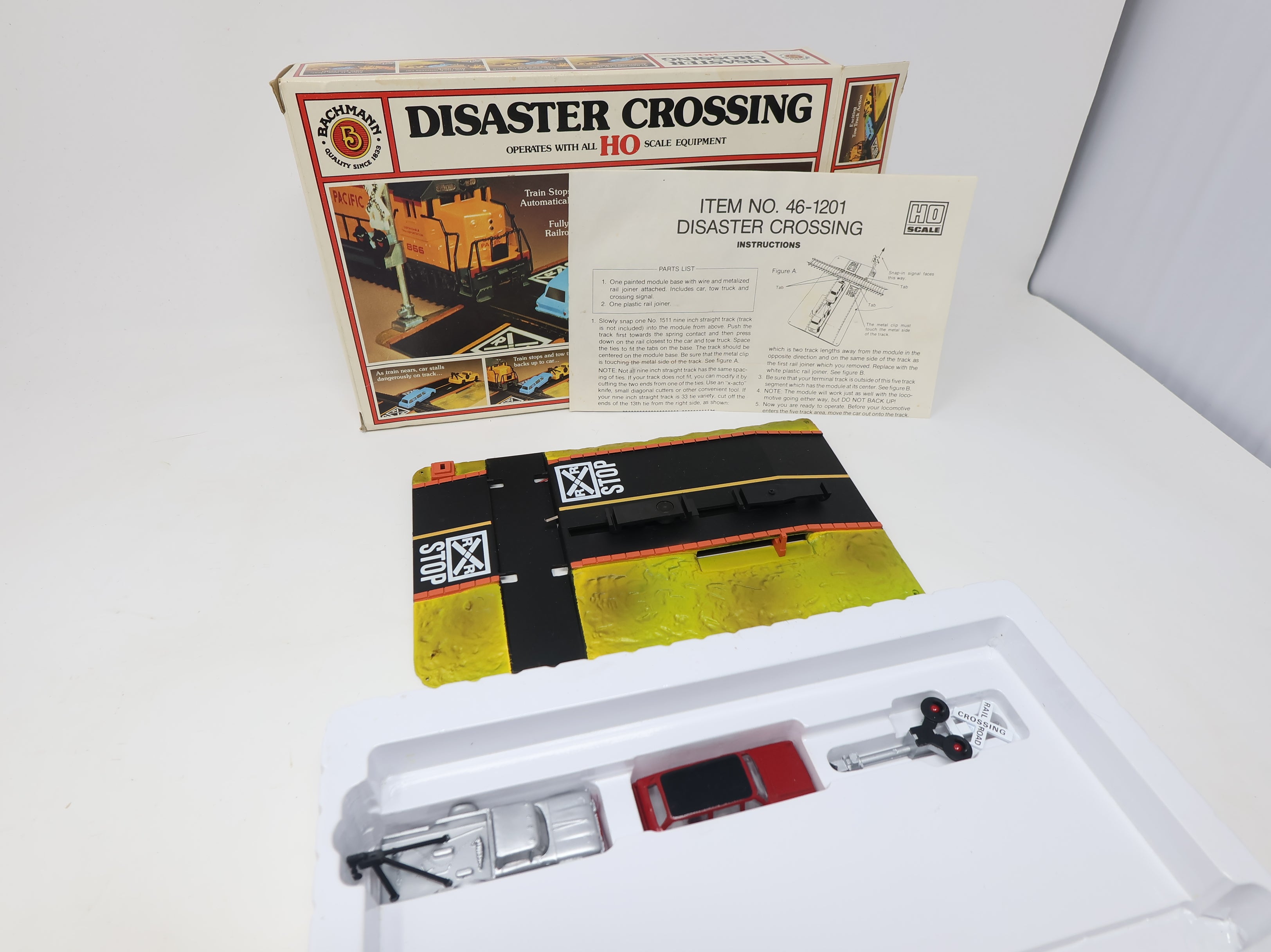 USED Bachmann #46-1201 HO Scale Disaster Crossing (Untested)