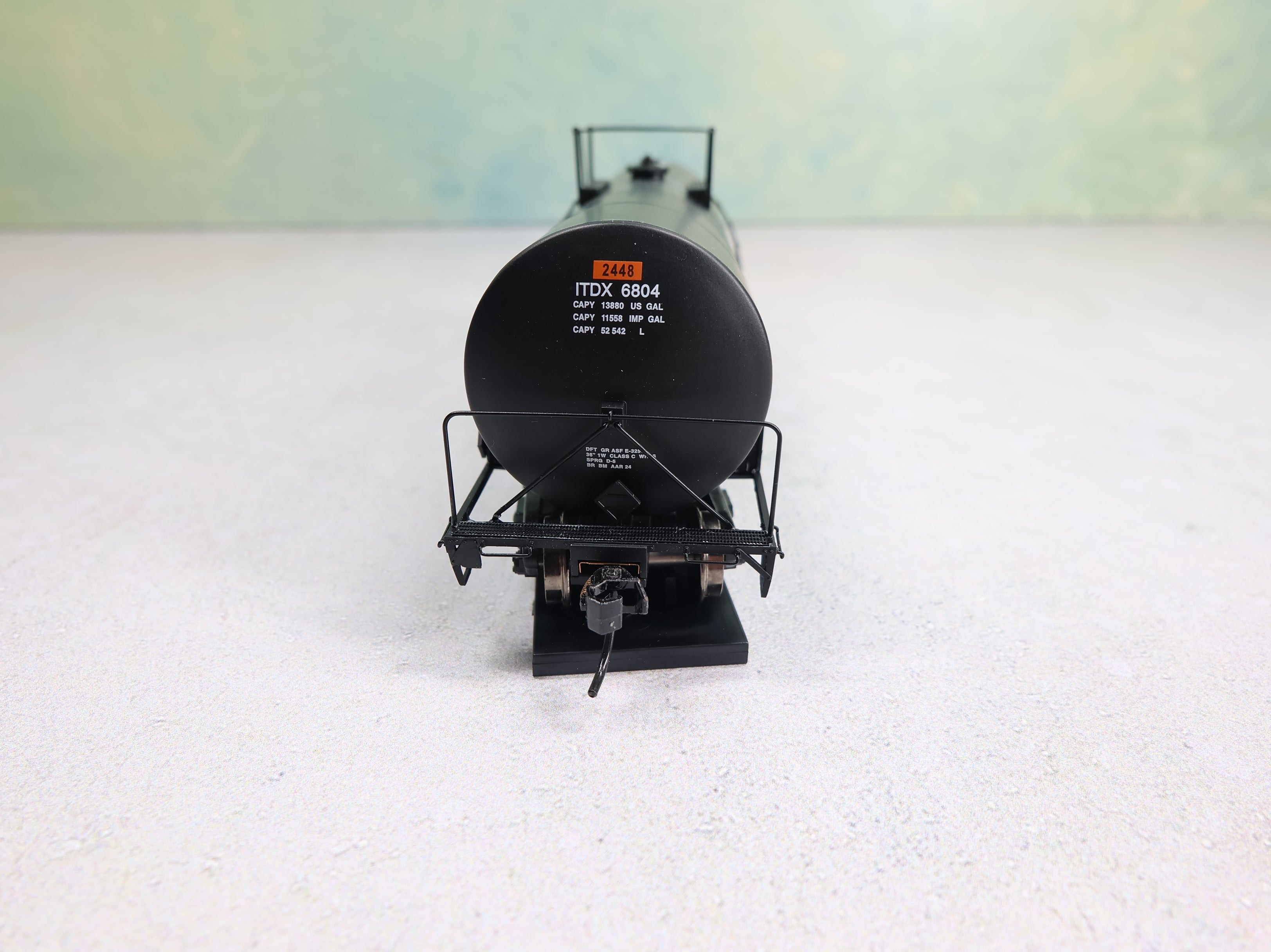 WalthersProto 920-100005 HO Scale 40' Trinity 14k Gal Molten Sulfur Tank Car Sulcom Inc ITDX #6806