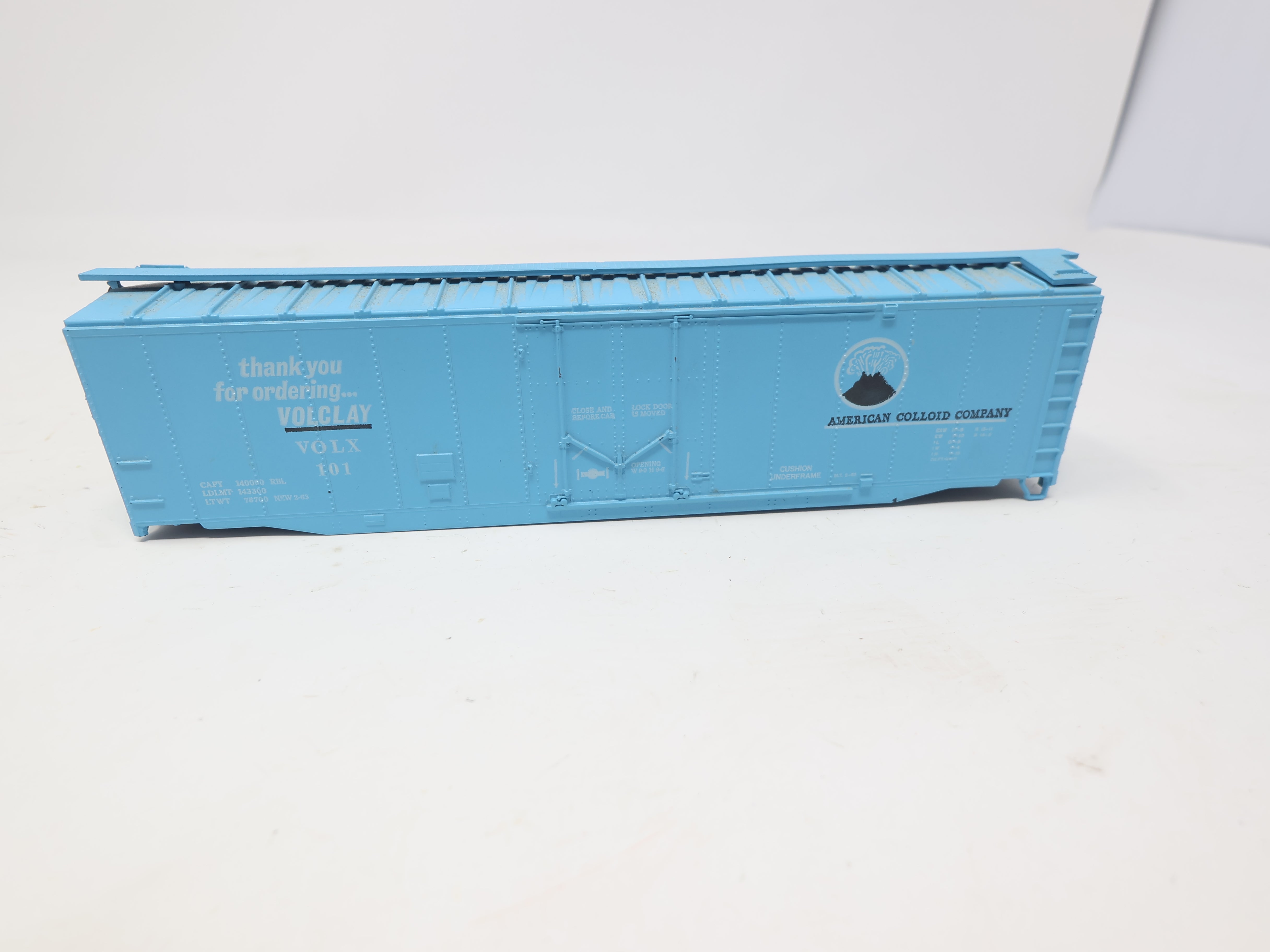 USED HO Scale, 50' Box Car, American Colloid VOLX #101